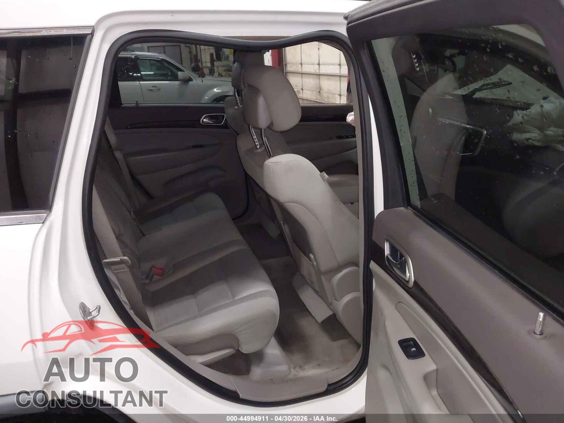 JEEP GRAND CHEROKEE 2011 - 1J4RR4GG4BC660710