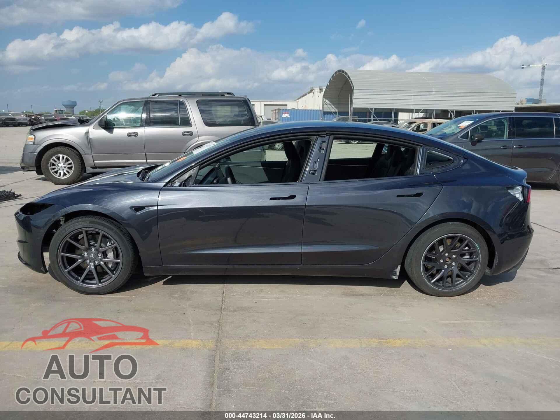 TESLA MODEL 3 2024 - 5YJ3E1EA3RF765840