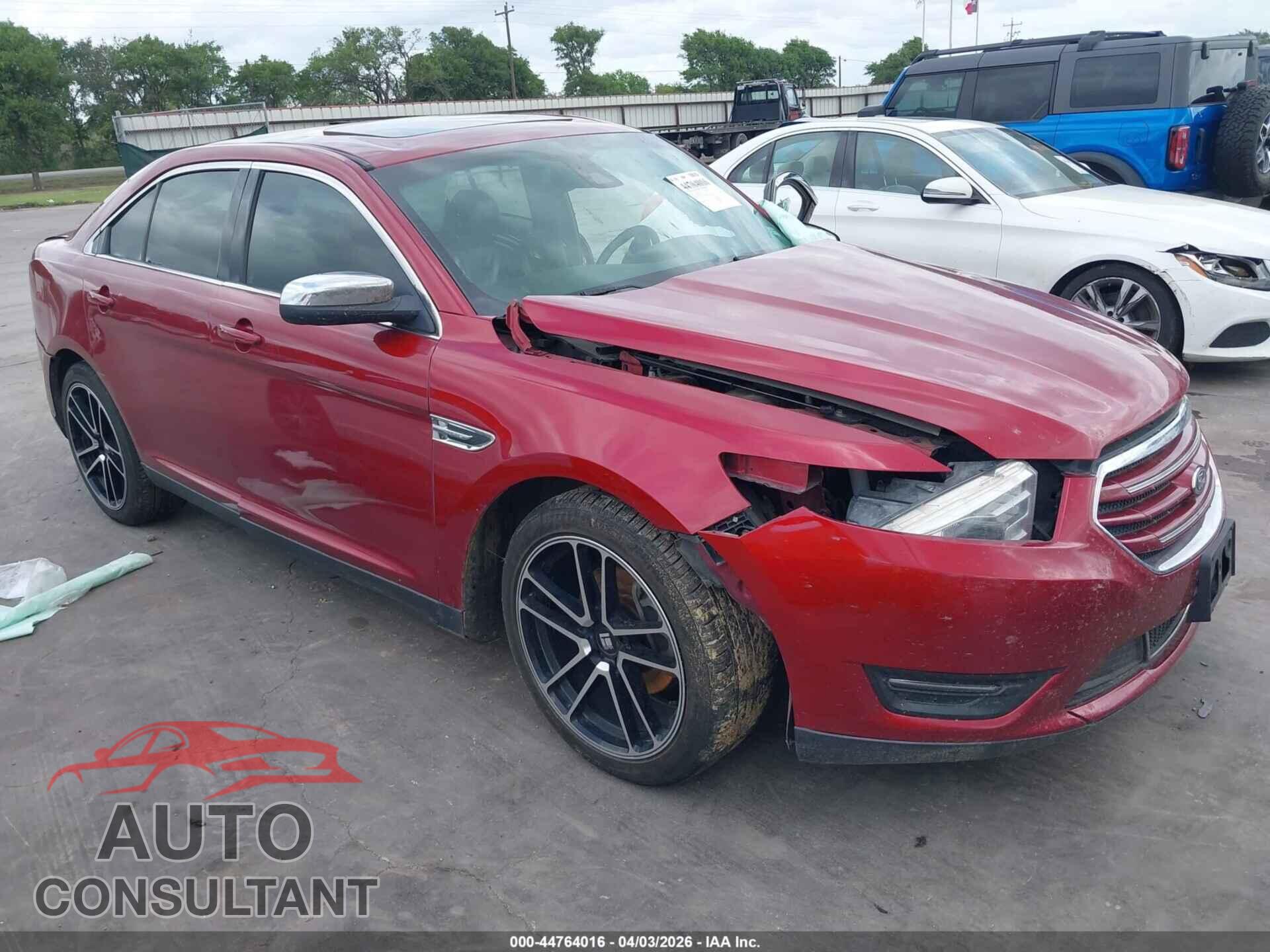FORD TAURUS 2018 - 1FAHP2F87JG101557