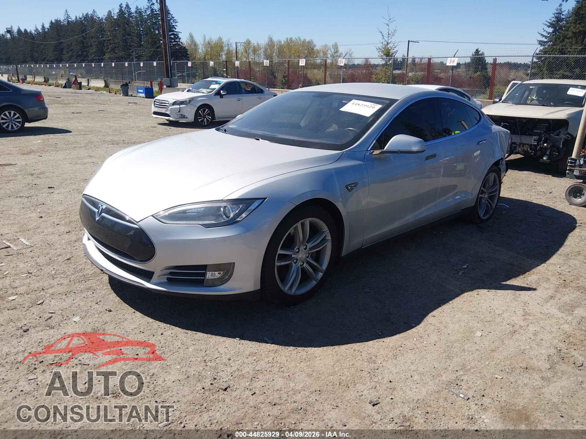 TESLA MODEL S 2013 - 5YJSA1AC2DFP10738