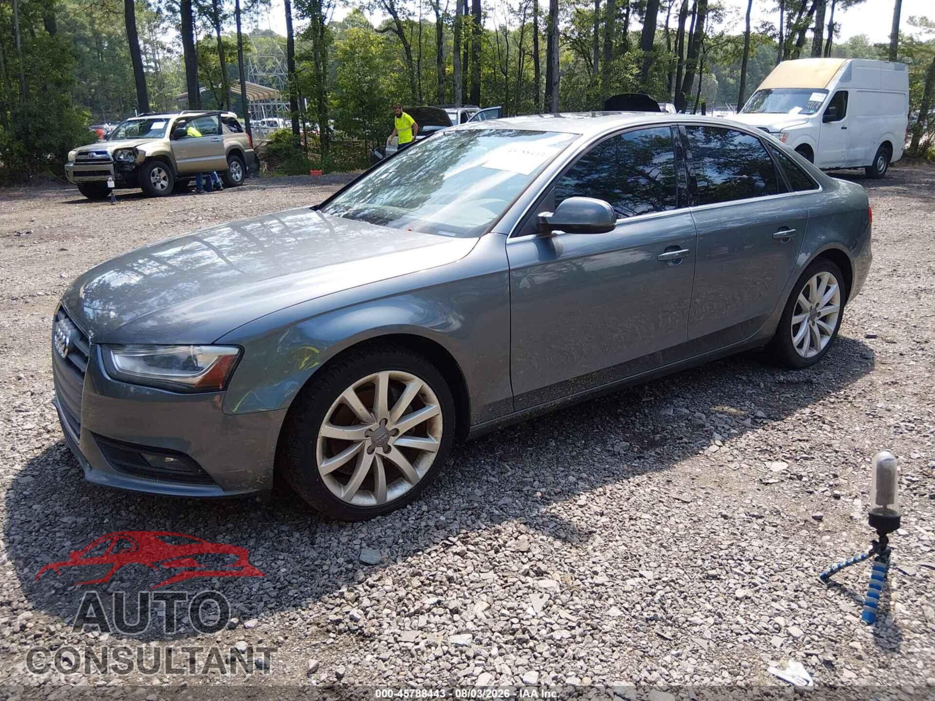 AUDI A4 2013 - WAUFFAFL9DN033553