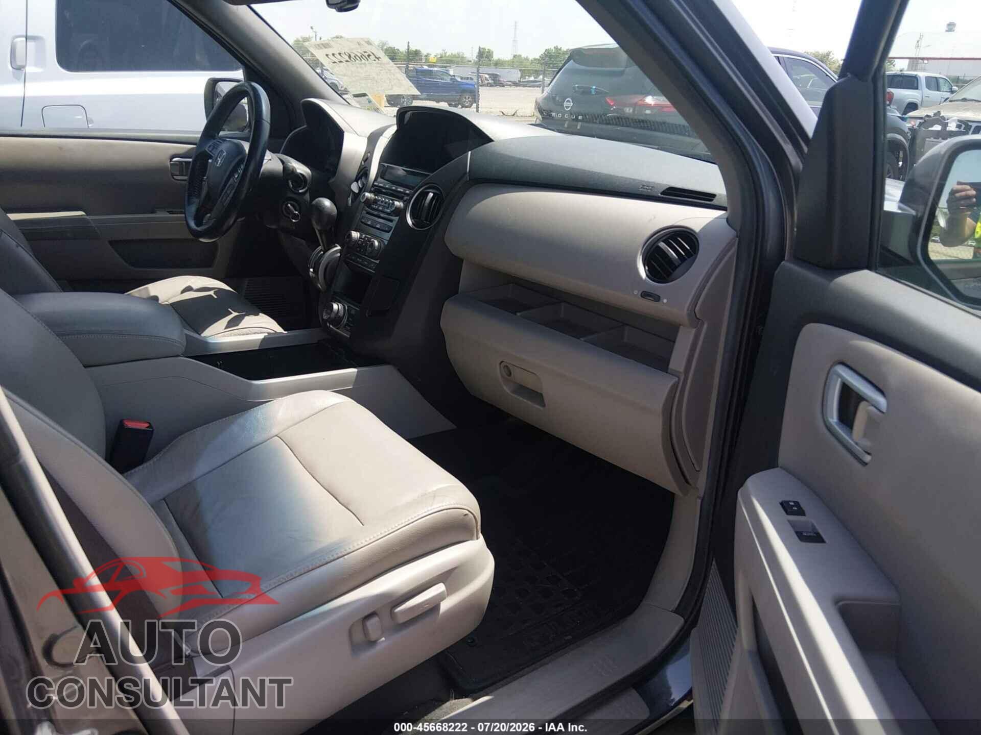 HONDA PILOT 2012 - 5FNYF3H96CB043530