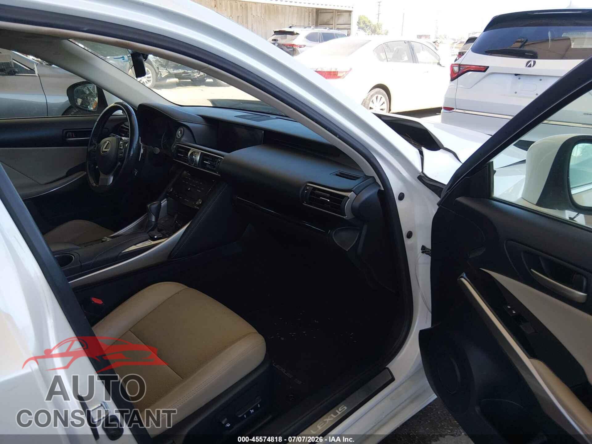 LEXUS IS 200T 2017 - JTHBA1D29H5042851