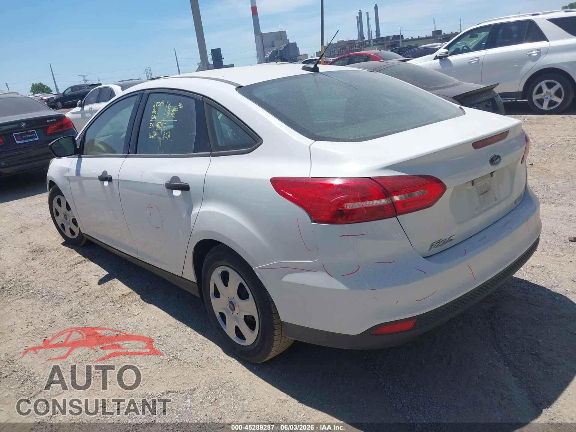 FORD FOCUS 2015 - 1FADP3E22FL253682