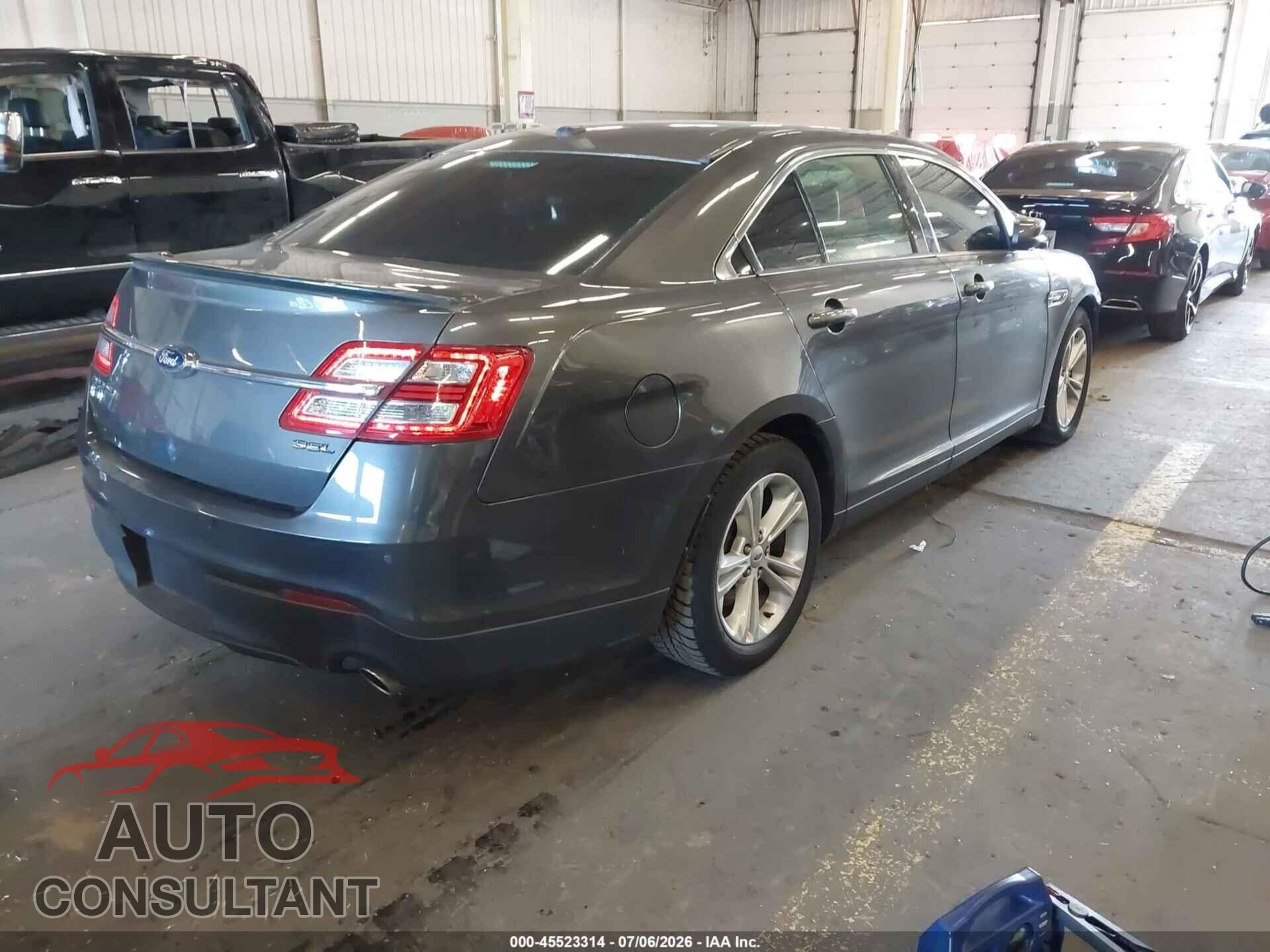 FORD TAURUS 2015 - 1FAHP2E82FG100695