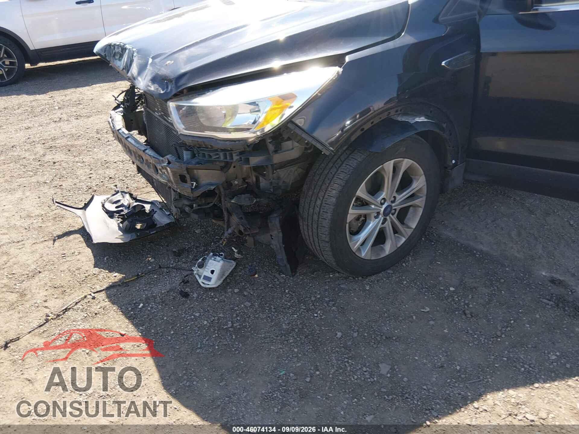 FORD ESCAPE 2017 - 1FMCU9GD2HUE61876