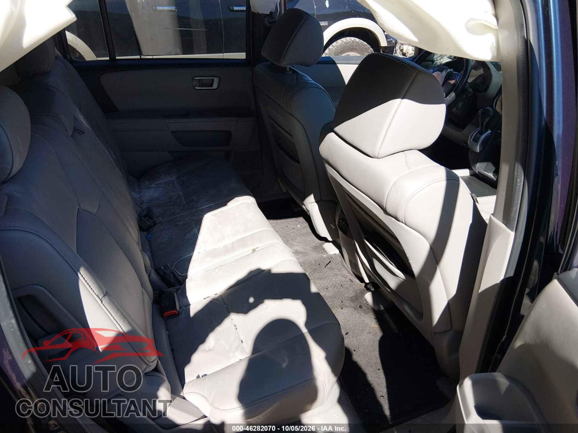 HONDA PILOT 2011 - 5FNYF4H6XBB083345