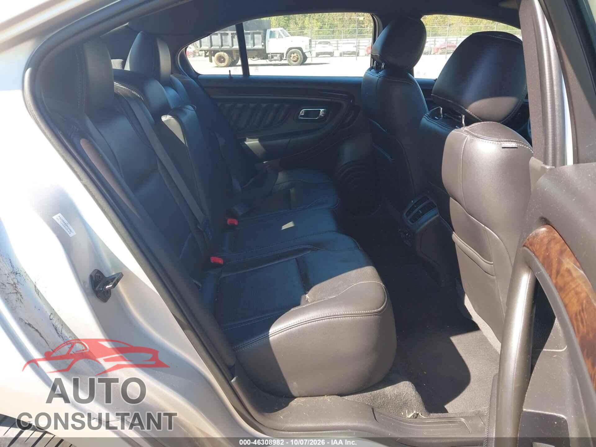 FORD TAURUS 2019 - 1FAHP2F83KG115683