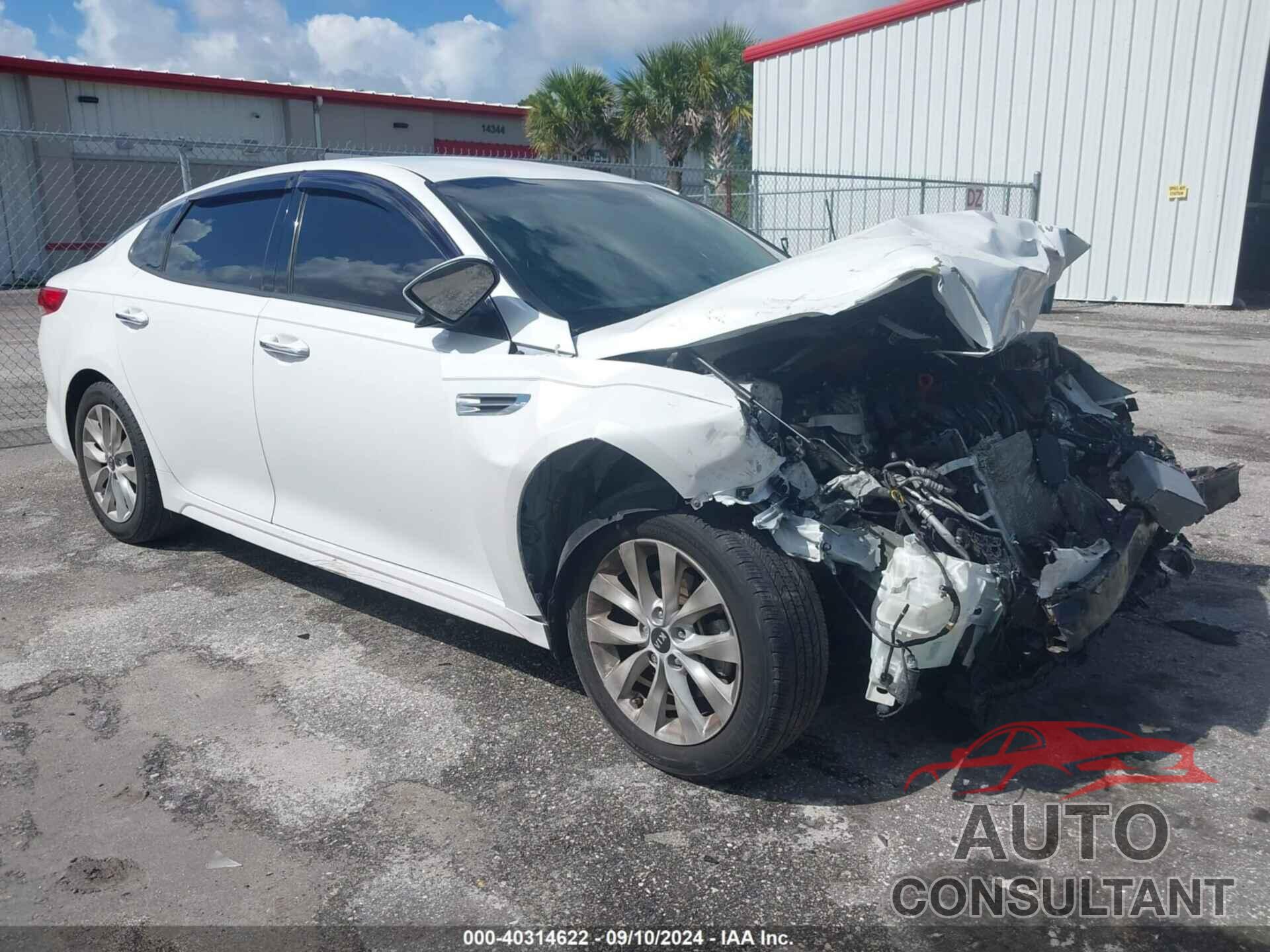 KIA OPTIMA 2018 - 5XXGU4L36JG222221