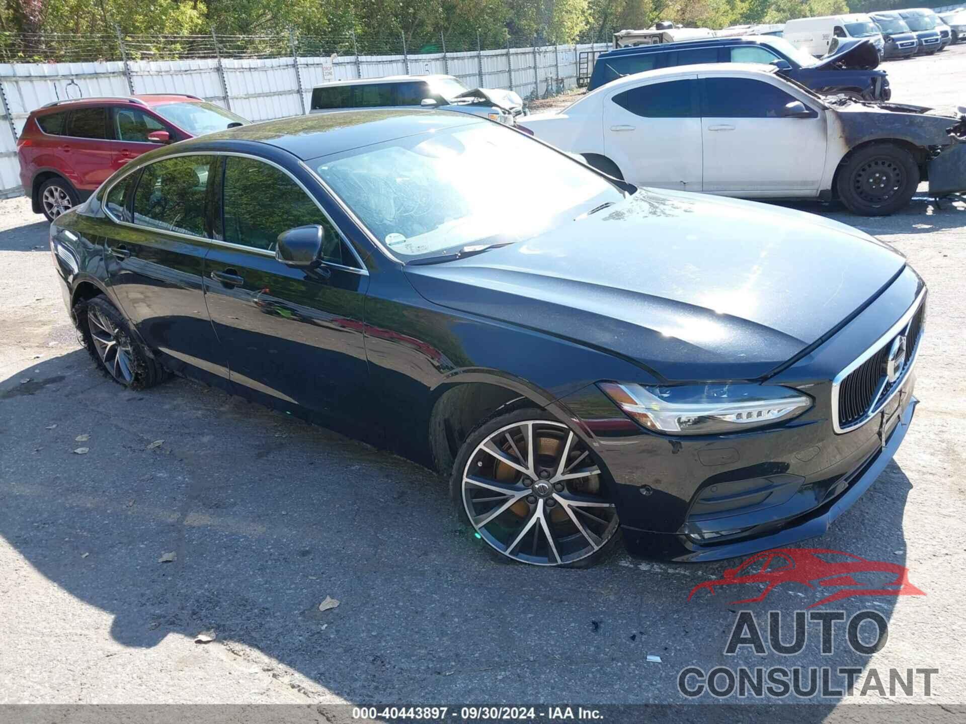 VOLVO S90 2018 - LVY982MK7JP025230