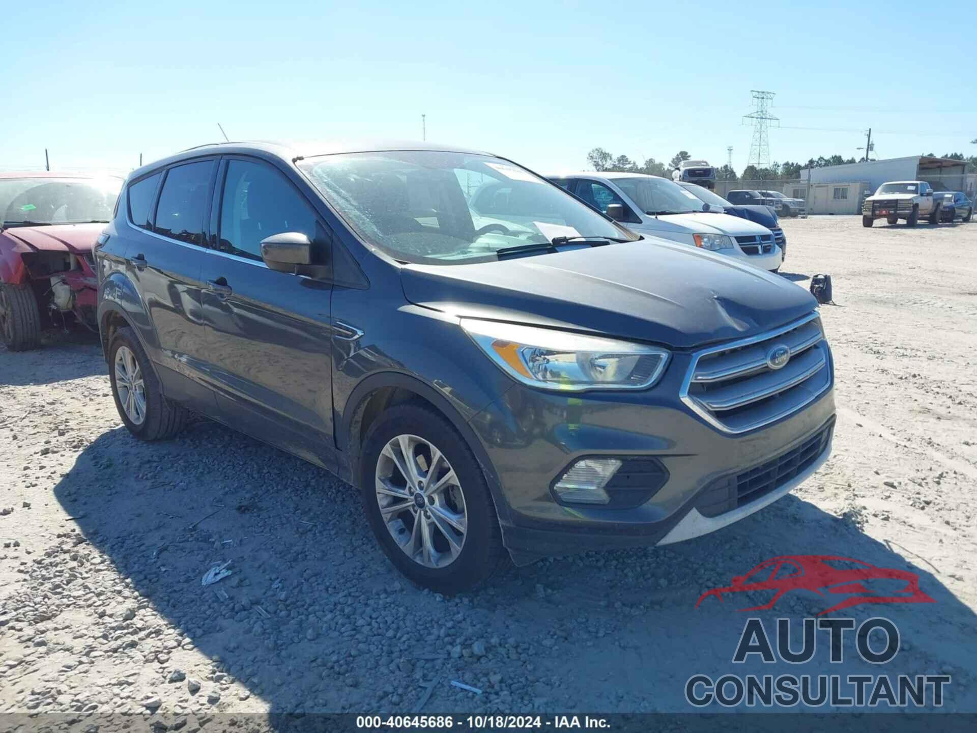 FORD ESCAPE 2017 - 1FMCU0GD6HUC23427