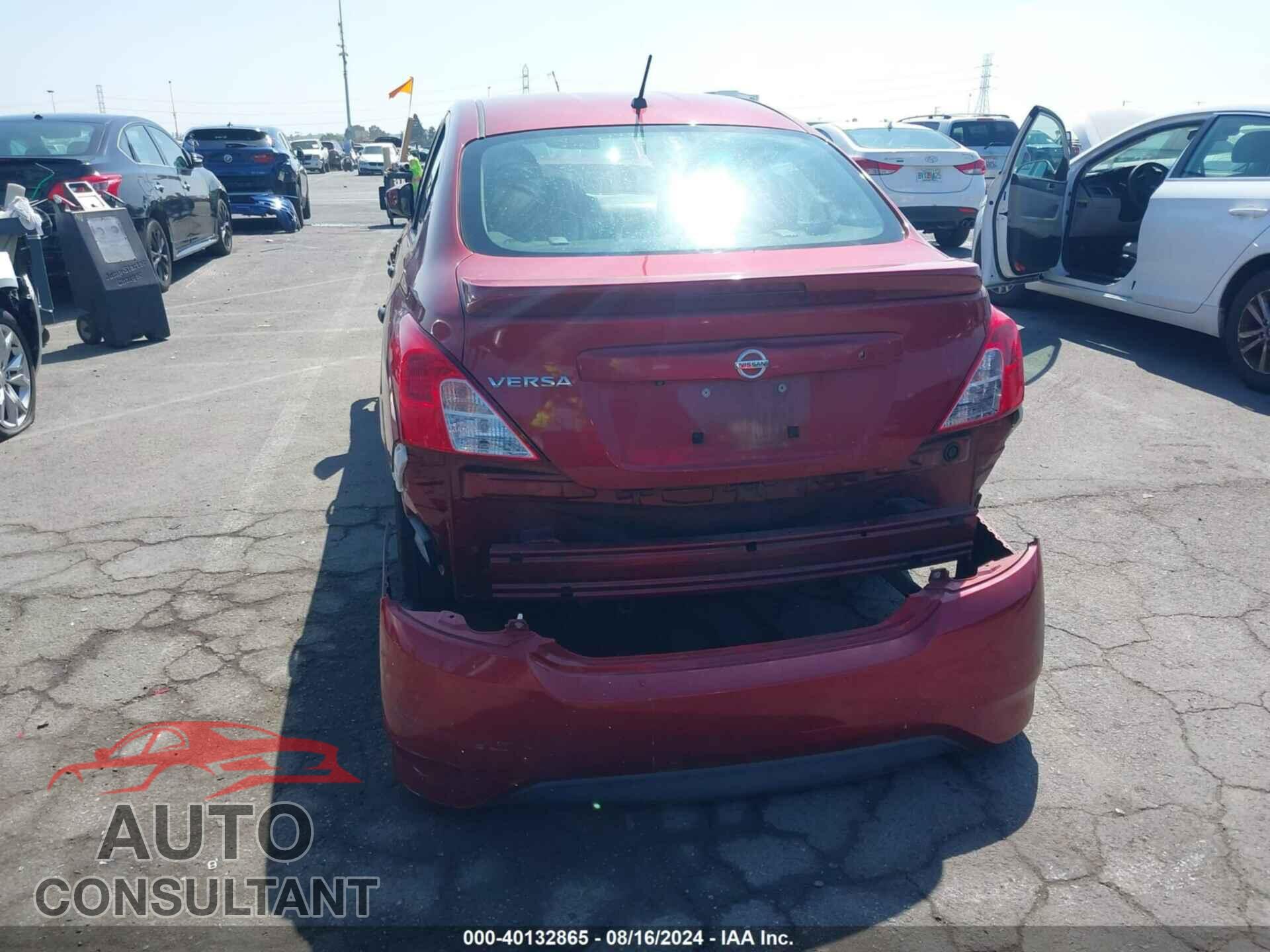 NISSAN VERSA 2019 - 3N1CN7AP3KL820553