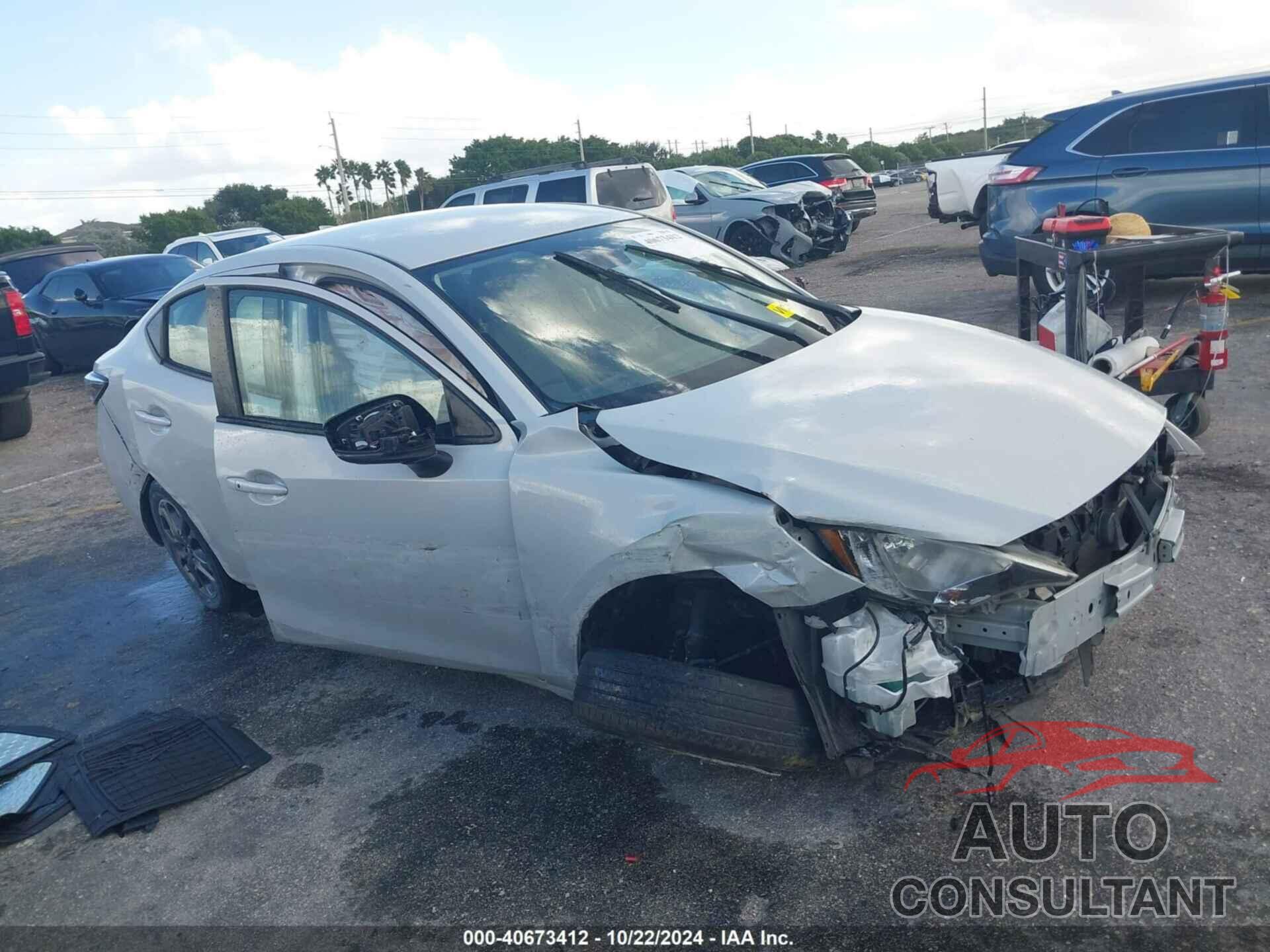TOYOTA YARIS 2019 - 3MYDLBYV8KY527931