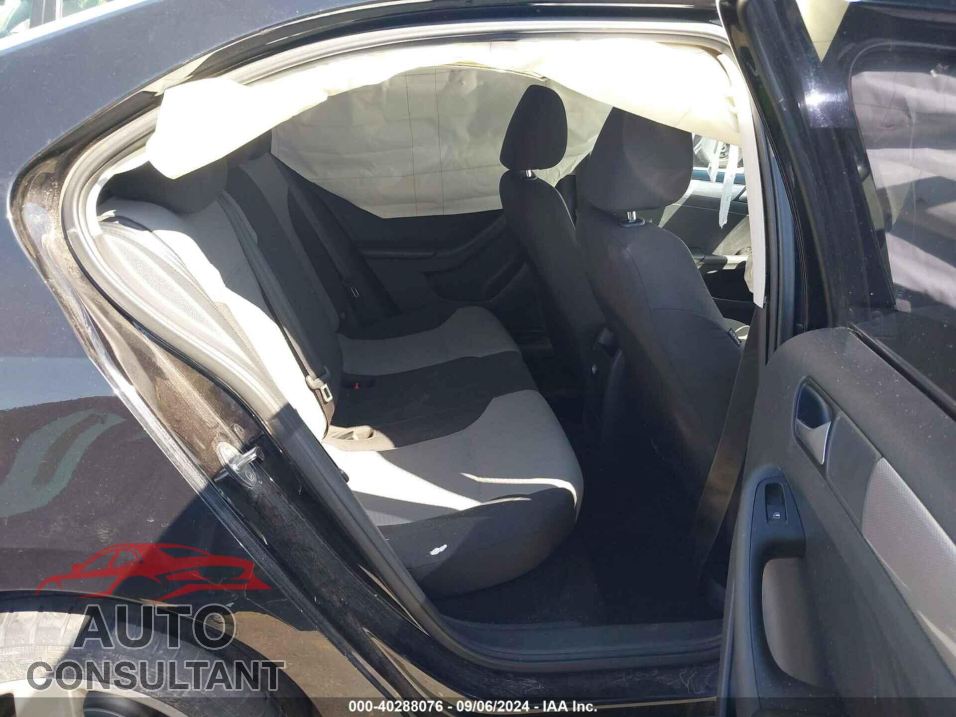 VOLKSWAGEN JETTA 2017 - 3VW2B7AJ7HM371164