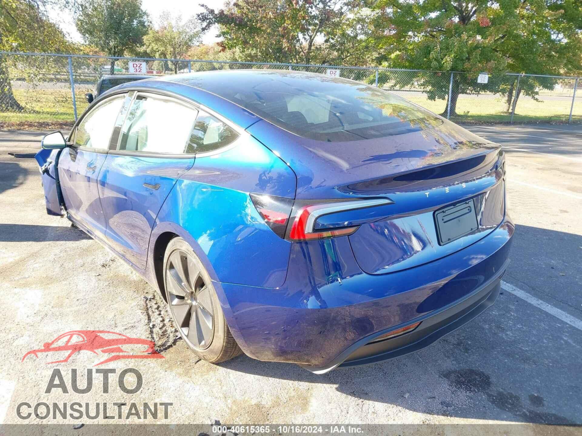 TESLA MODEL 3 2024 - 5YJ3E1EA9RF869006