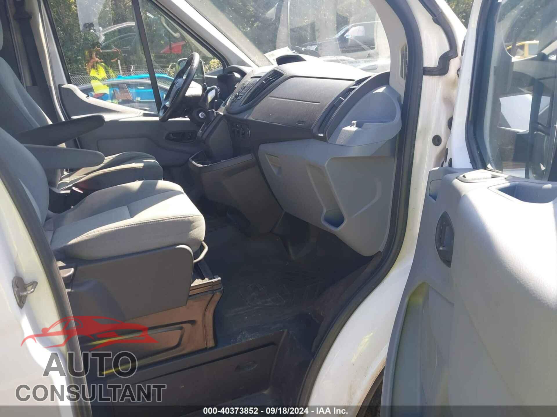 FORD TRANSIT-150 2015 - 1FTNE2CM9FKA05261