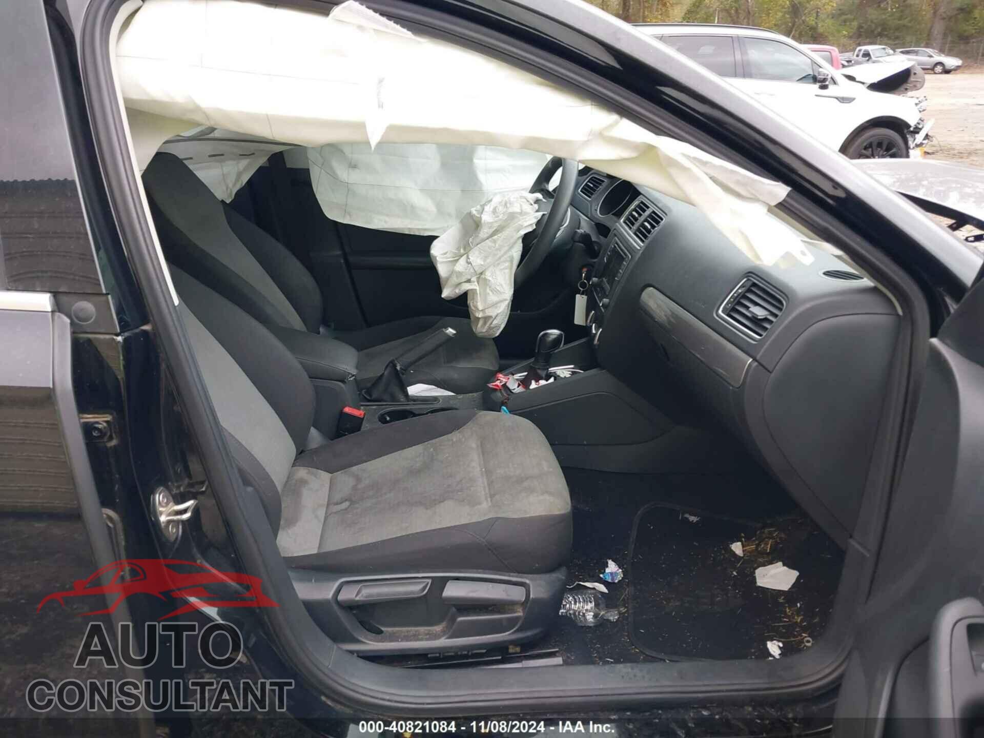 VOLKSWAGEN JETTA 2017 - 3VW2B7AJ9HM323990