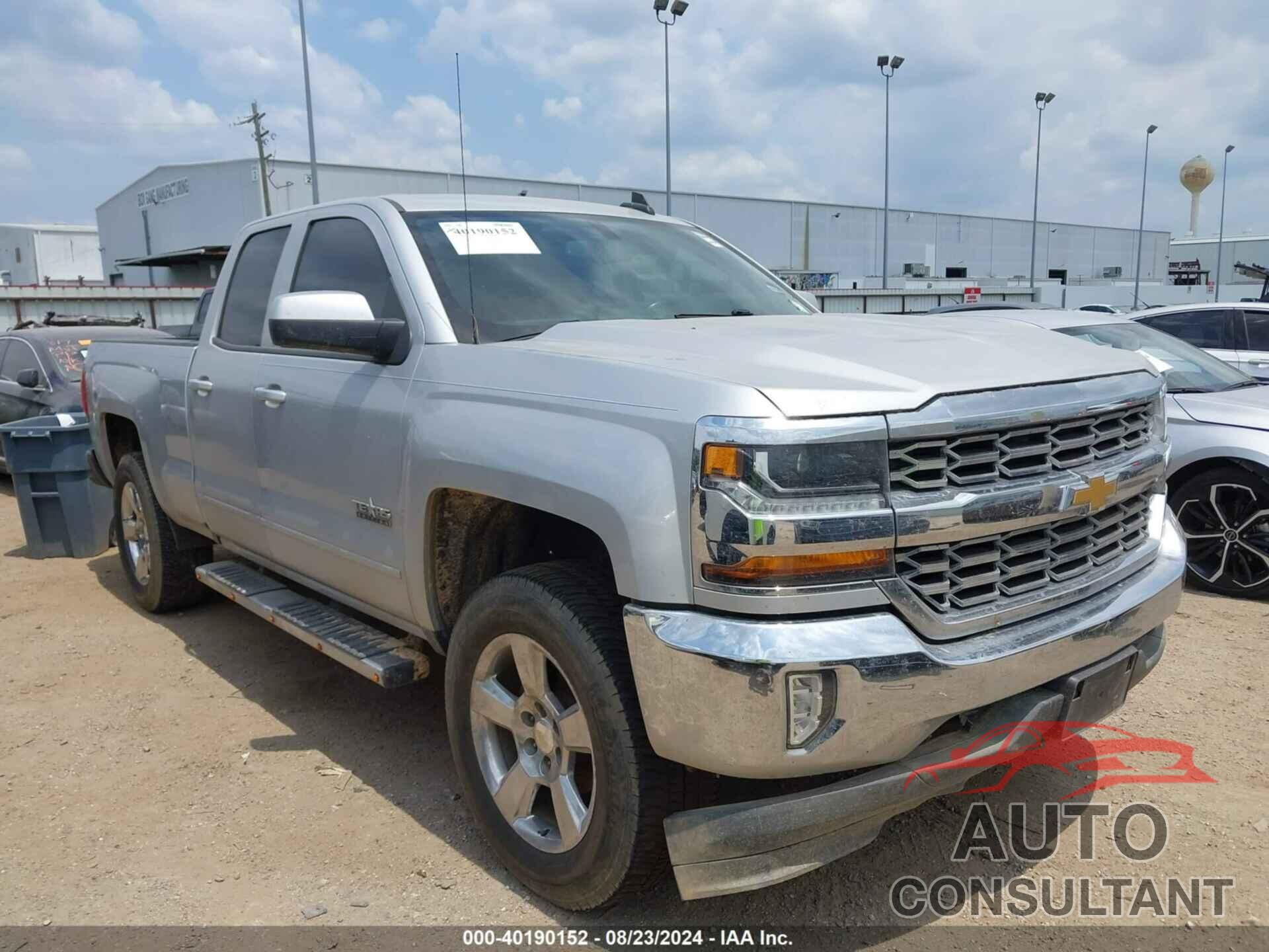 CHEVROLET SILVERADO 1500 2018 - 1GCRCREC7JZ252380