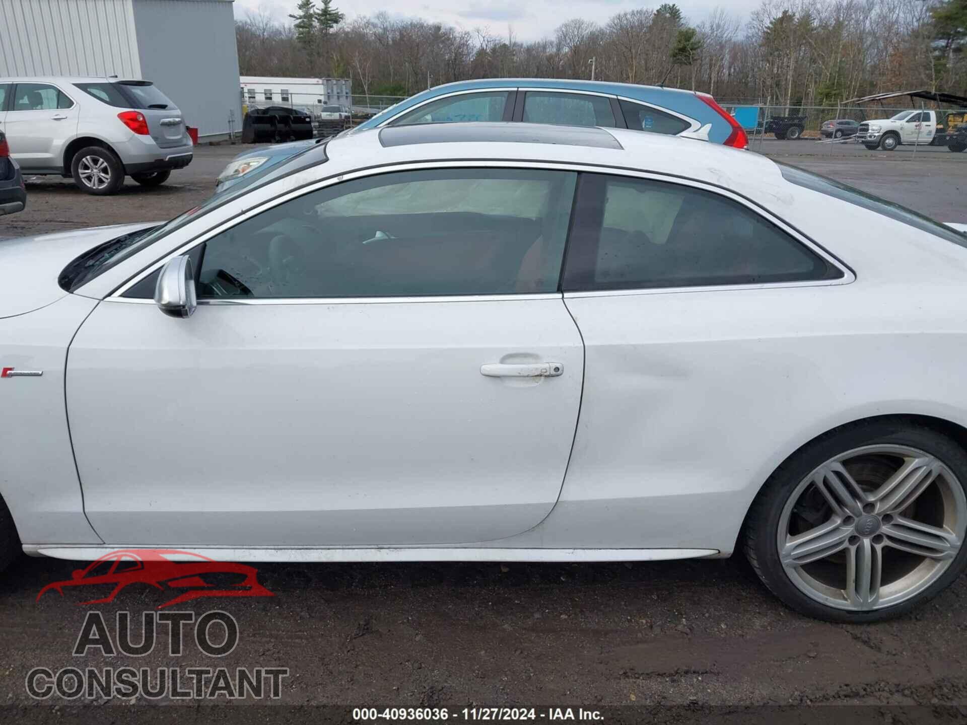 AUDI S5 2013 - WAUCGAFR0DA074875