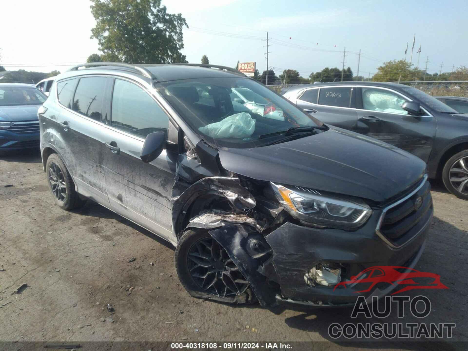 FORD ESCAPE 2017 - 1FMCU9GD1HUC24070