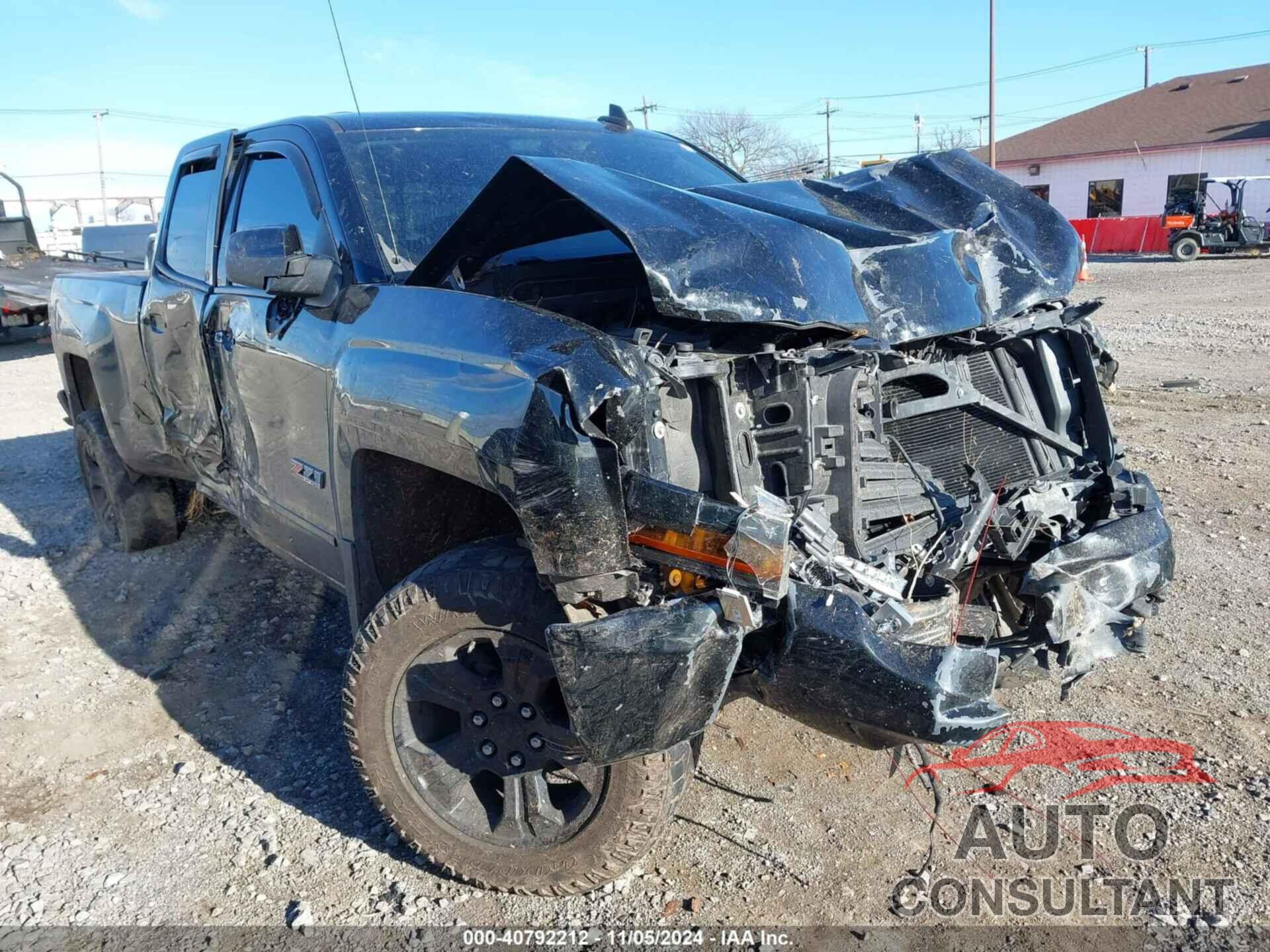 CHEVROLET SILVERADO 1500 2018 - 1GCVKREC7JZ179559