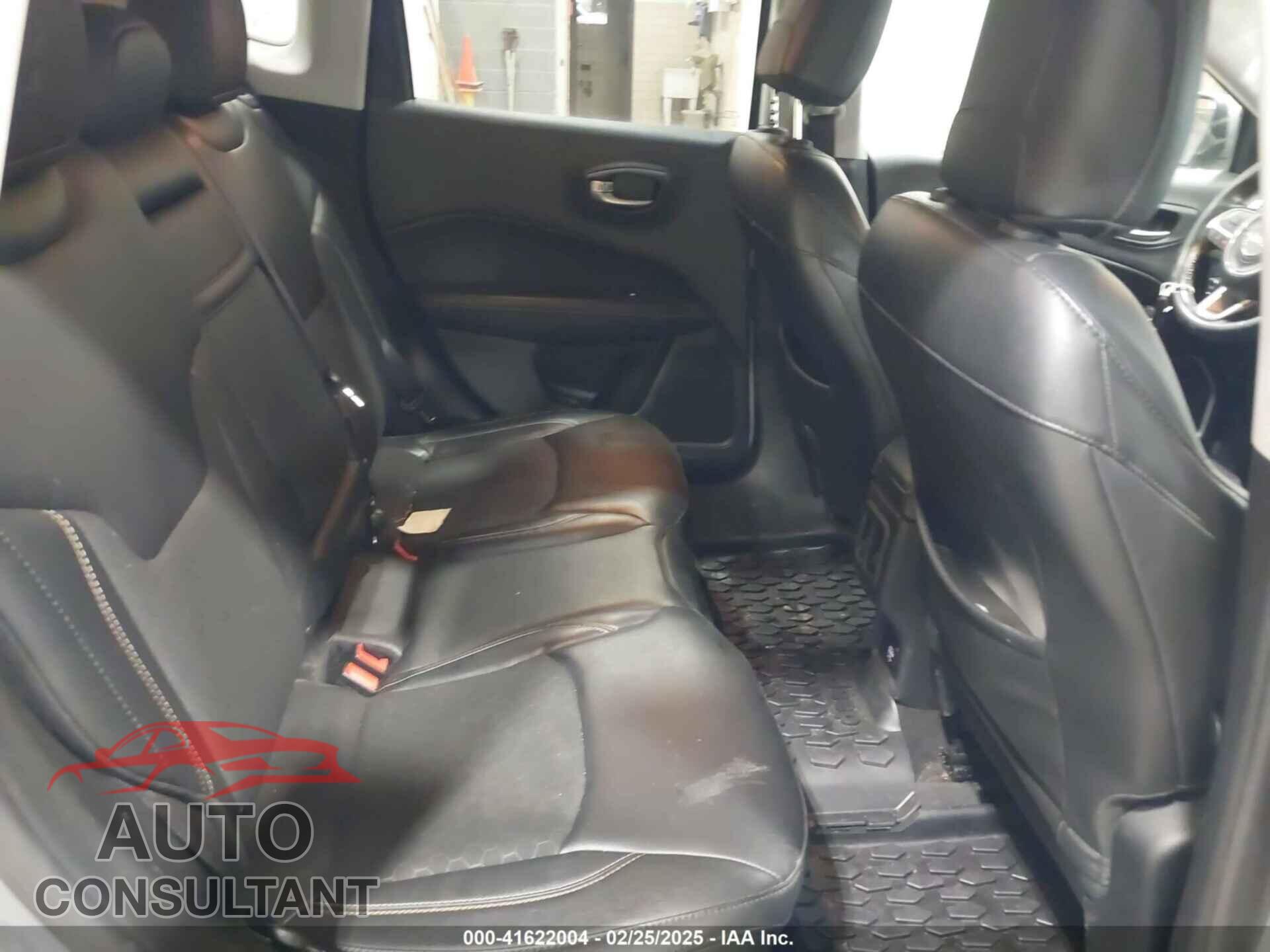 JEEP COMPASS 2018 - 3C4NJDBB2JT483679