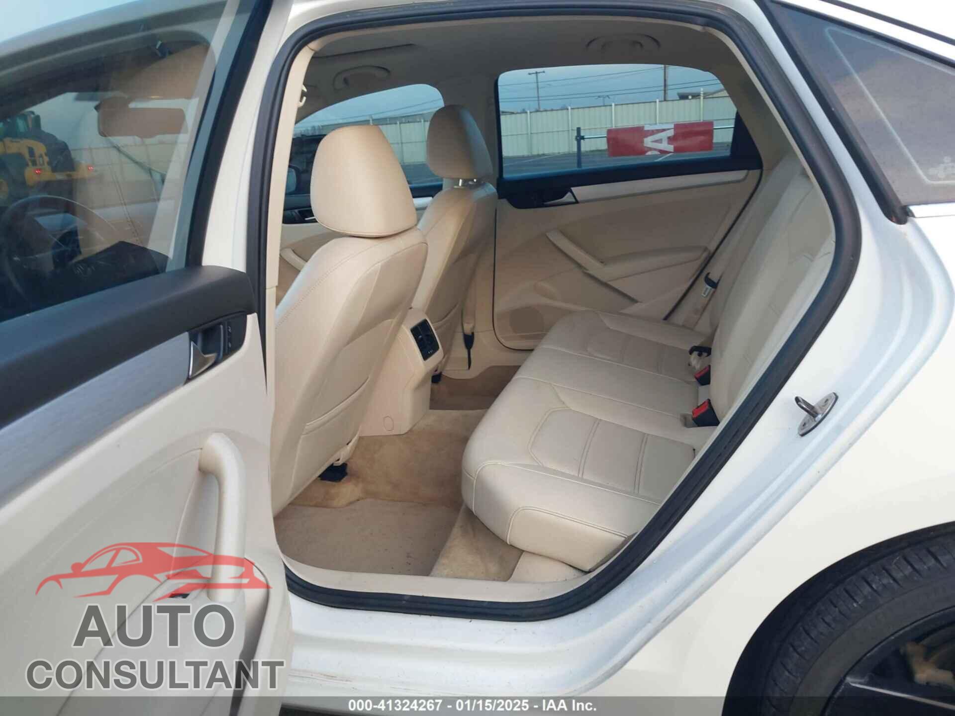 VOLKSWAGEN PASSAT 2013 - 1VWBN7A32DC126390