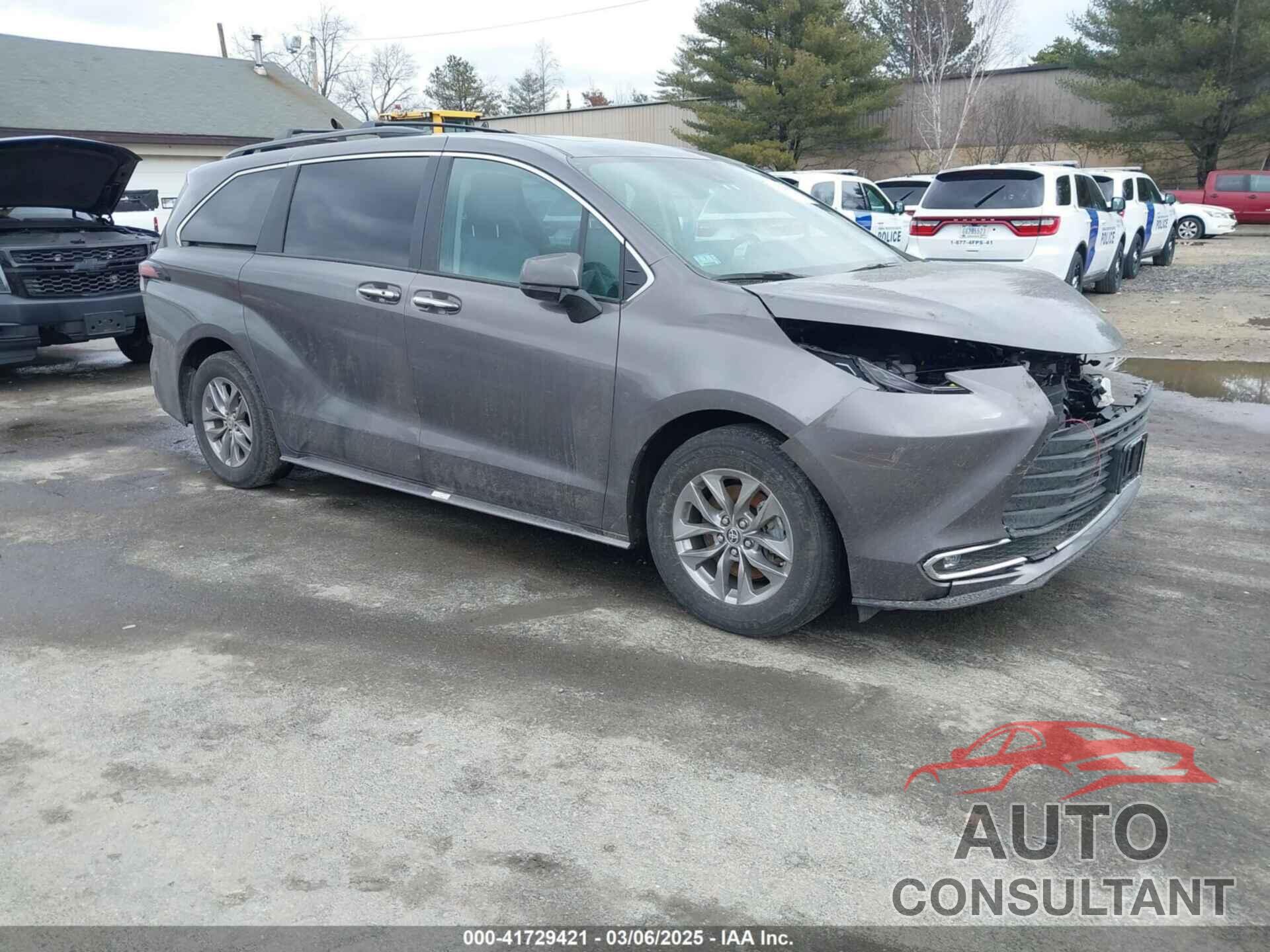 TOYOTA SIENNA 2022 - 5TDJSKFC2NS066081