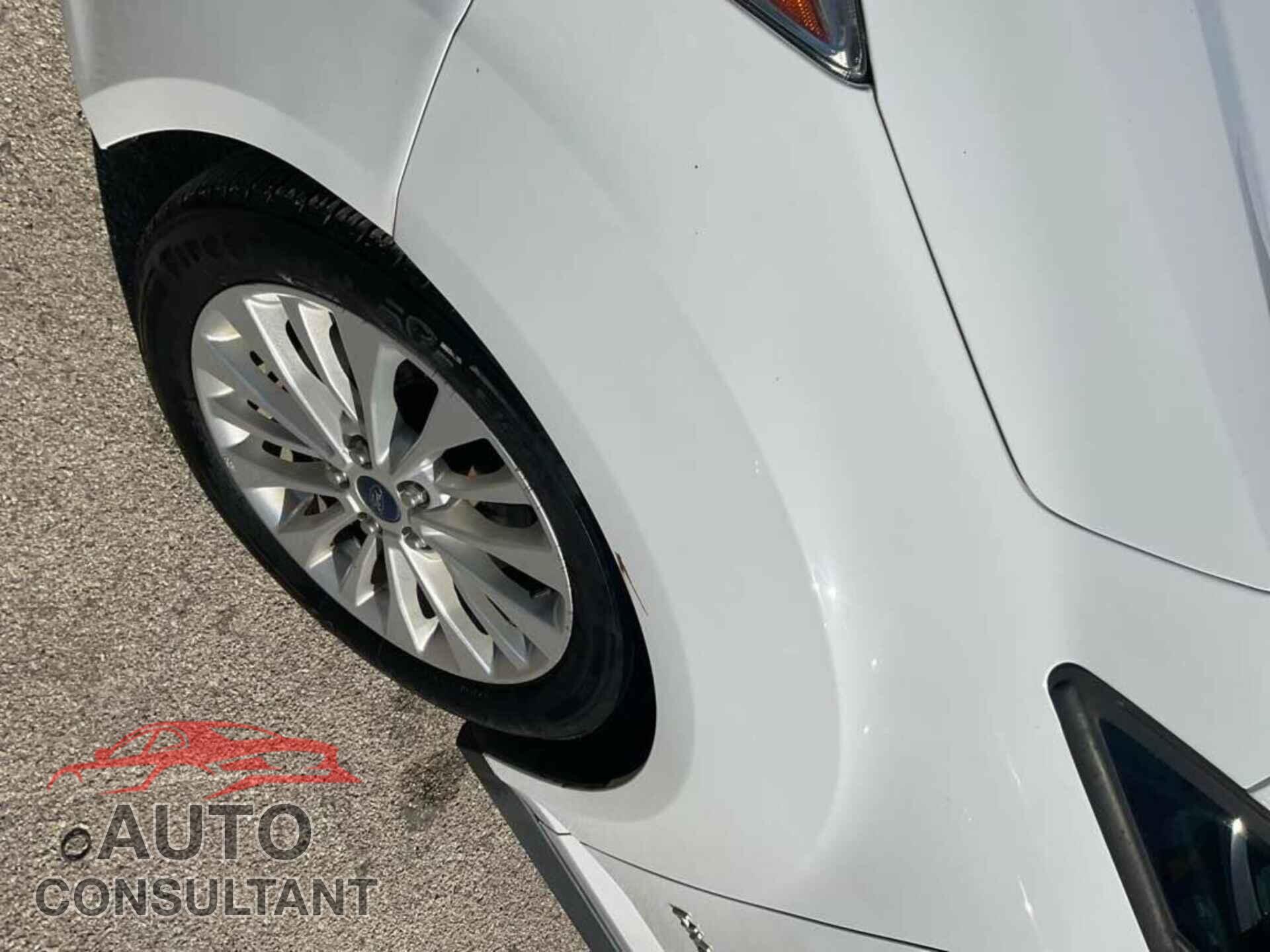 FORD C-MAX 2017 - 1FADP5AU1HL111054