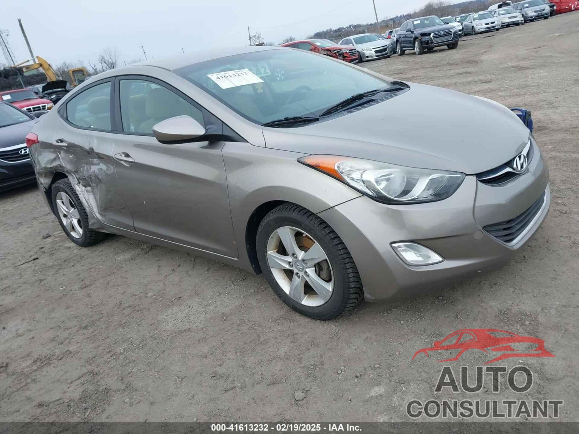 HYUNDAI ELANTRA 2013 - 5NPDH4AE7DH310795