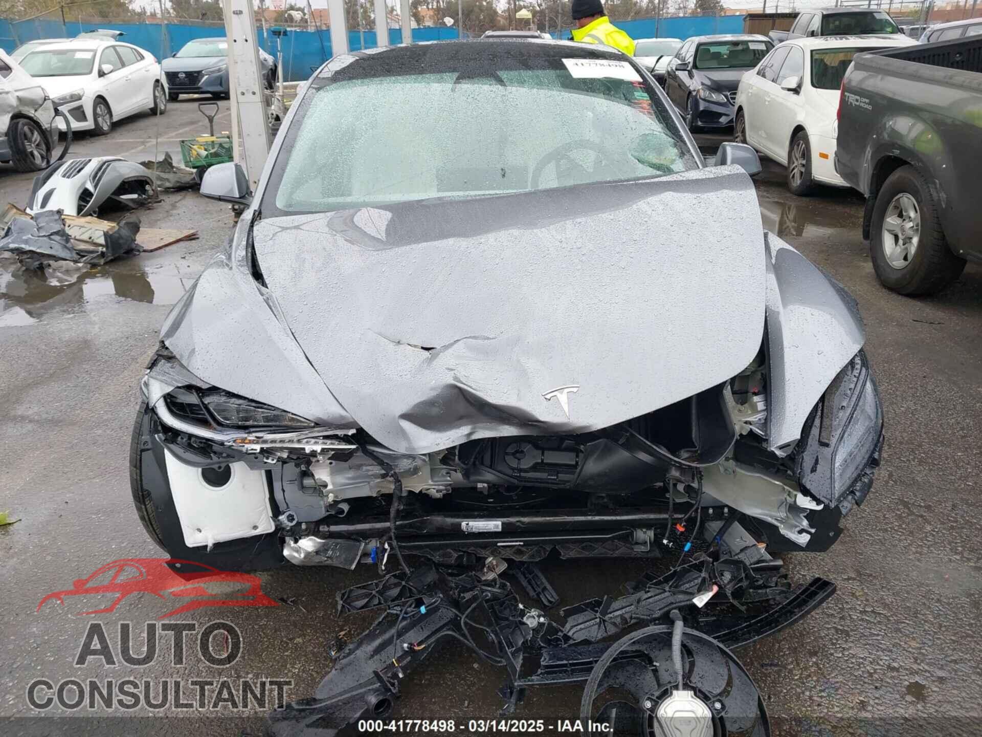 TESLA MODEL 3 2025 - 5YJ3E1EA2SF885408
