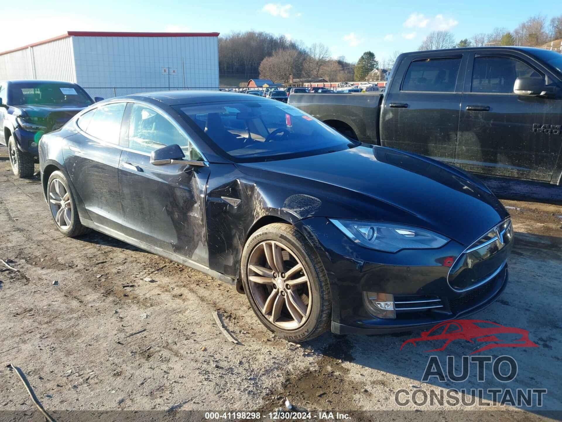 TESLA MODEL S 2014 - 5YJSA1H13EFP43009