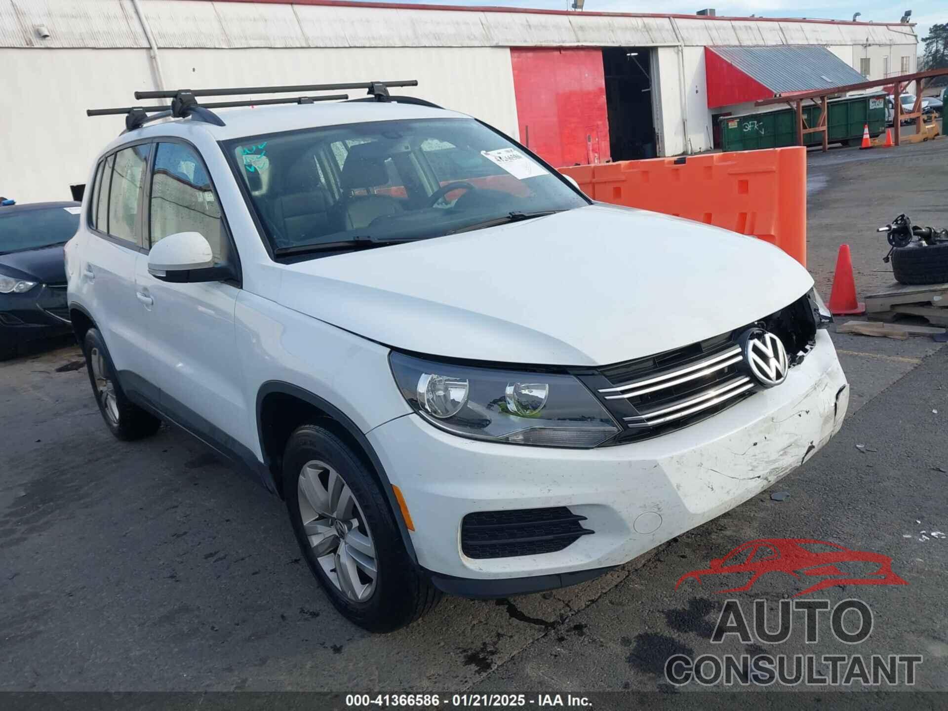 VOLKSWAGEN TIGUAN 2016 - WVGBV7AXXGW592301