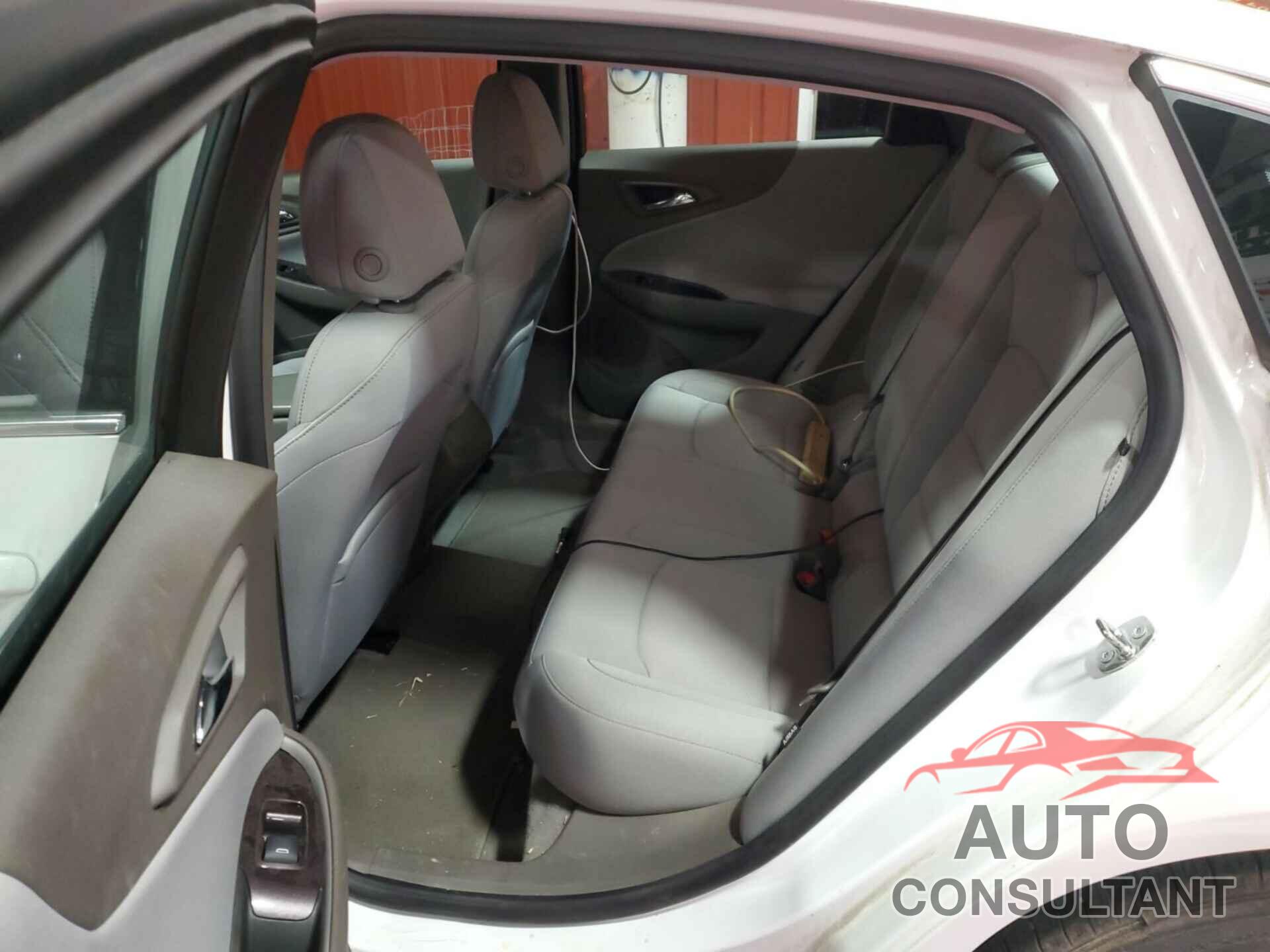 CHEVROLET MALIBU 2020 - 1G1ZC5ST3LF136278