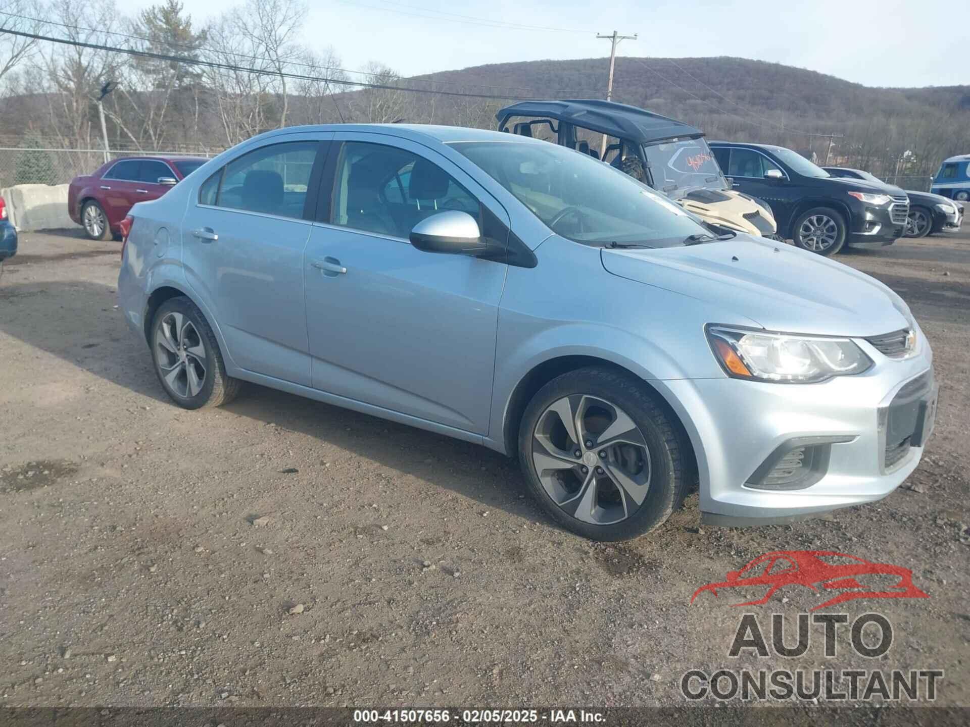 CHEVROLET SONIC 2018 - 1G1JF5SB0J4132905