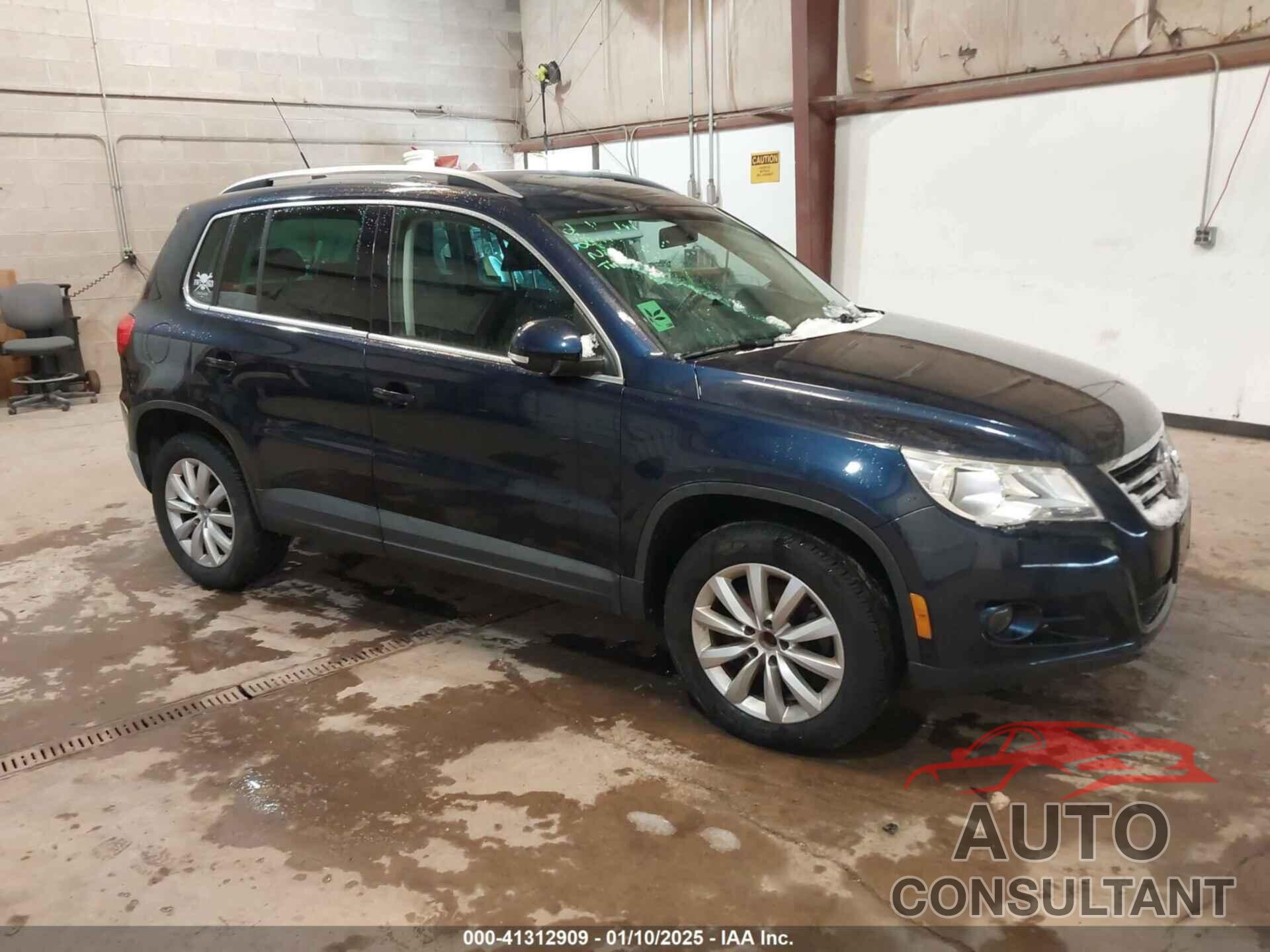 VOLKSWAGEN TIGUAN 2011 - WVGAV7AX5BW543415