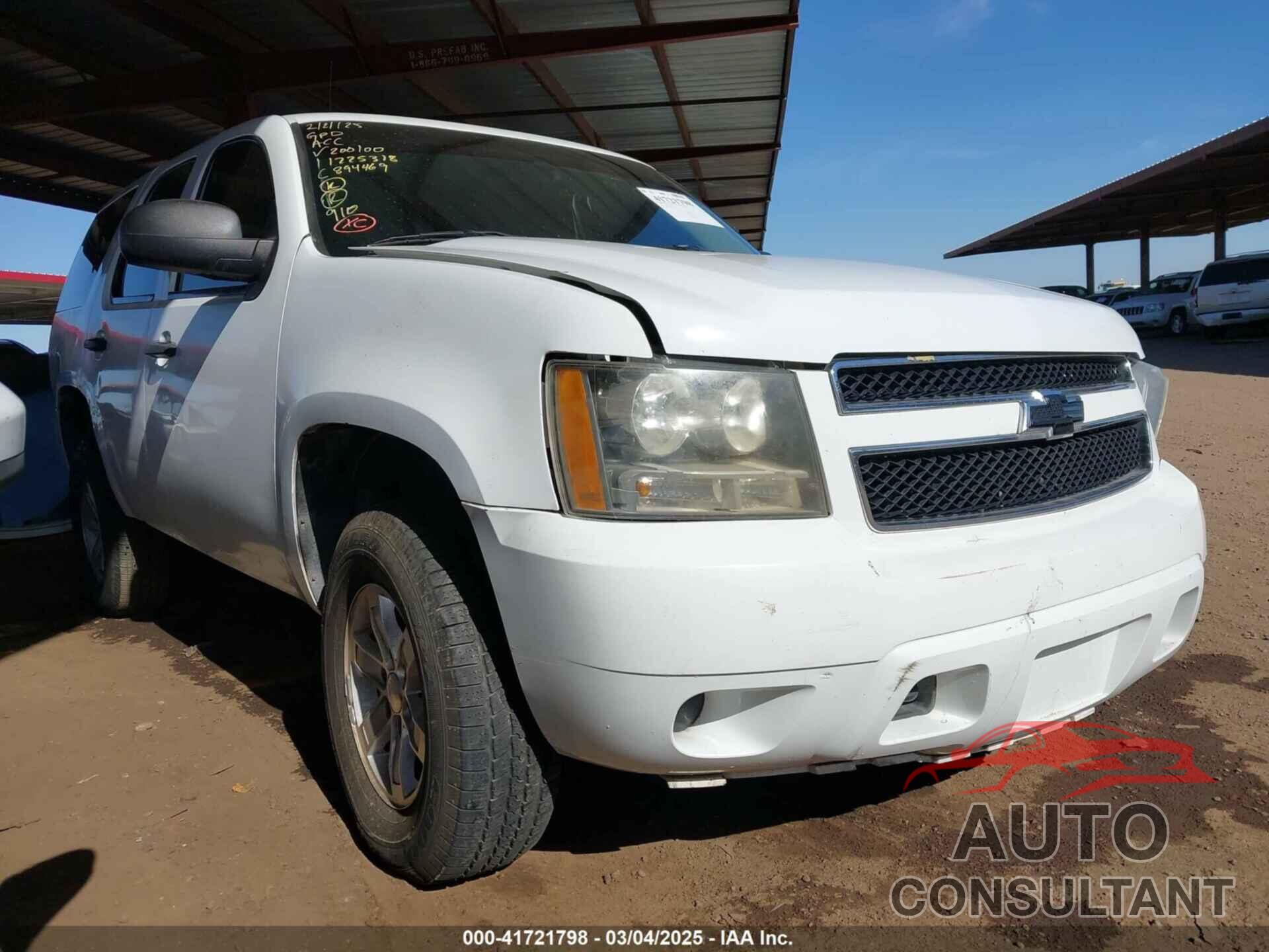 CHEVROLET TAHOE 2011 - 1GNSK2E09BR200100