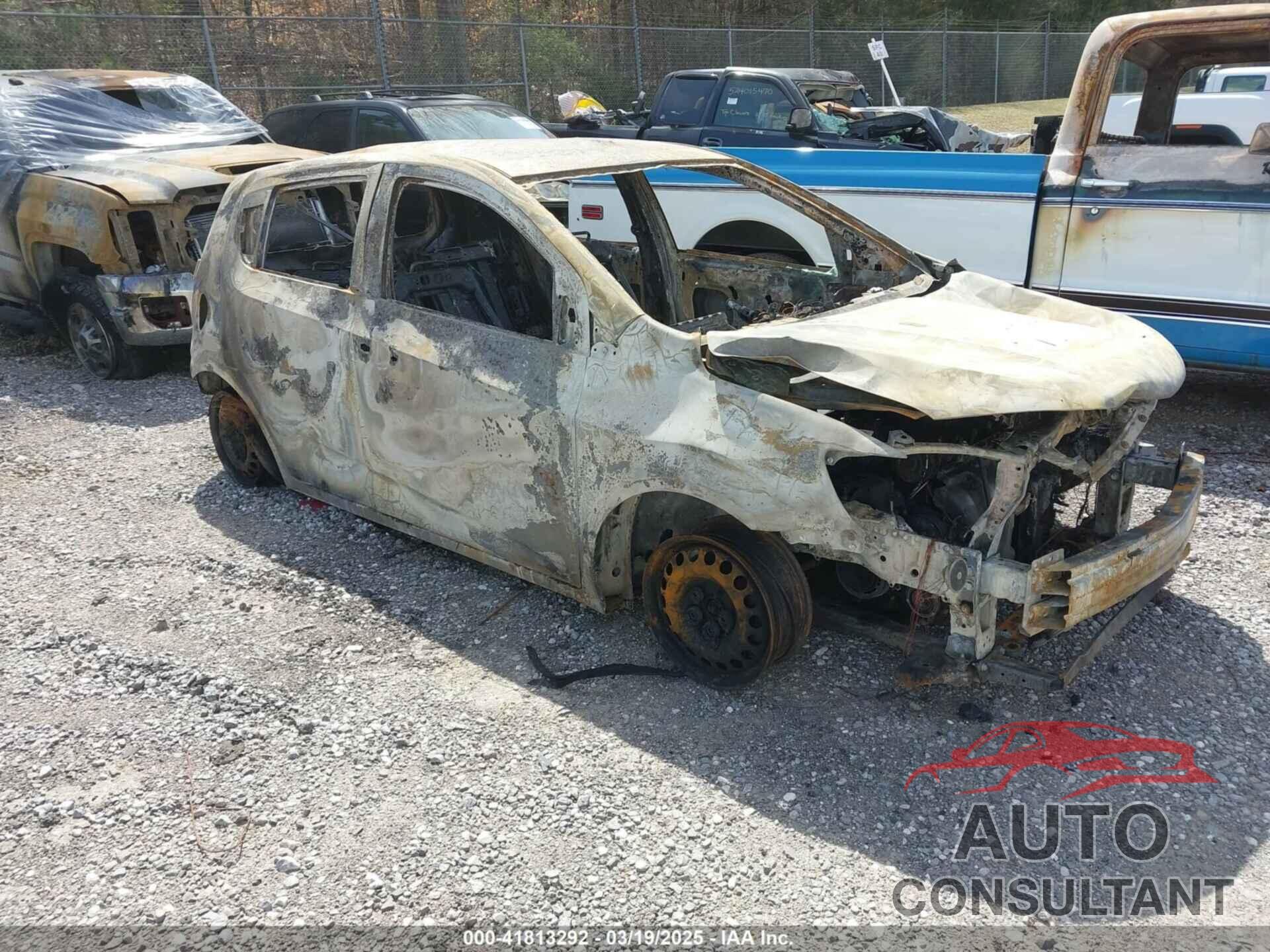 CHEVROLET SONIC 2017 - 1G1JG6SH6H4168874