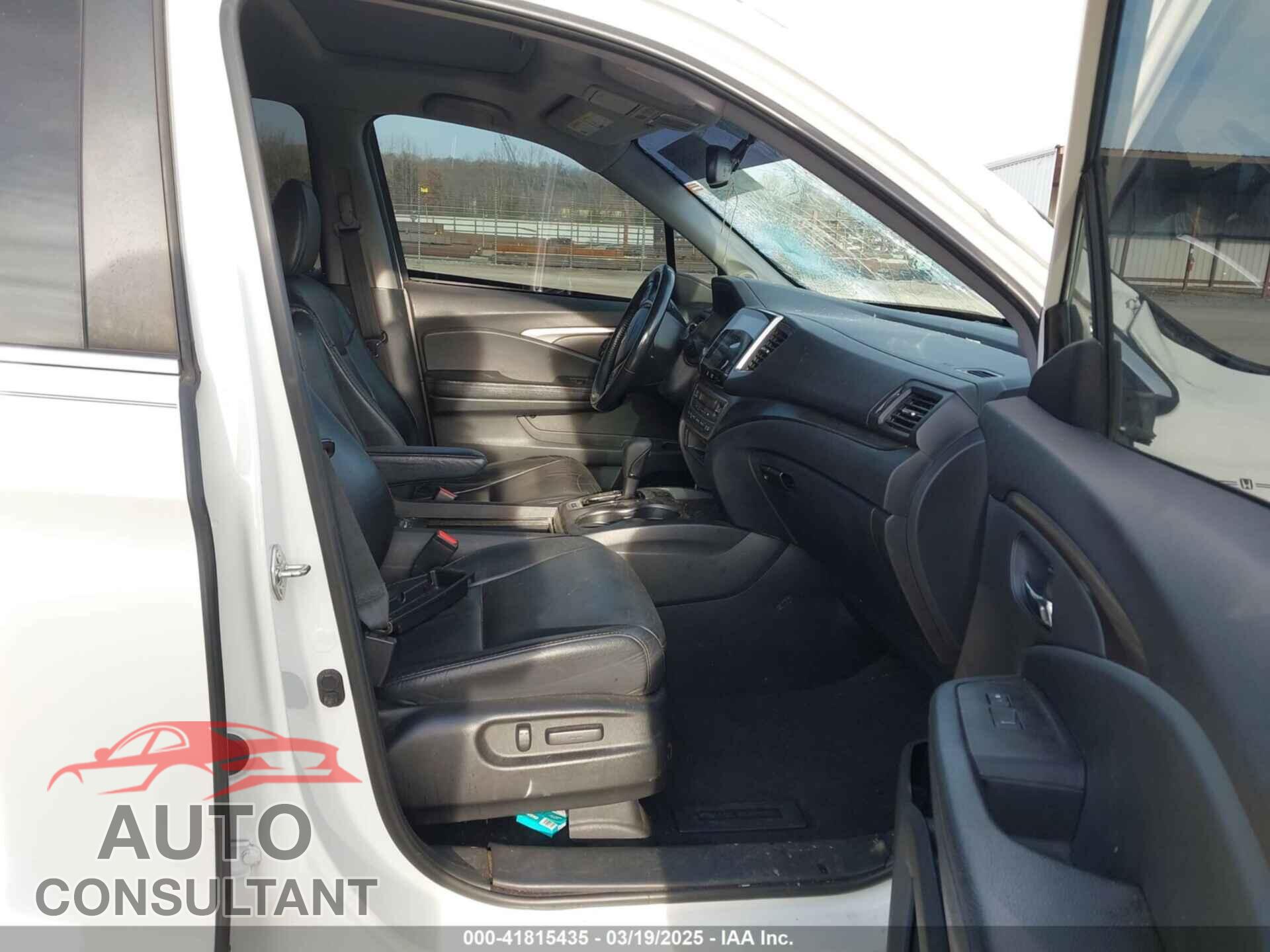 HONDA PILOT 2017 - 5FNYF6H77HB089326