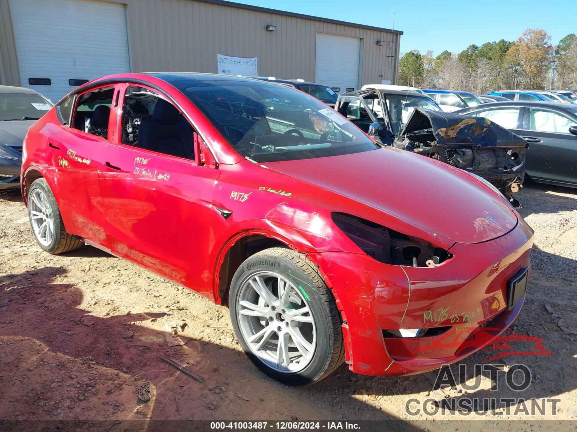 TESLA MODEL Y 2023 - 7SAYGDEE9PA060459