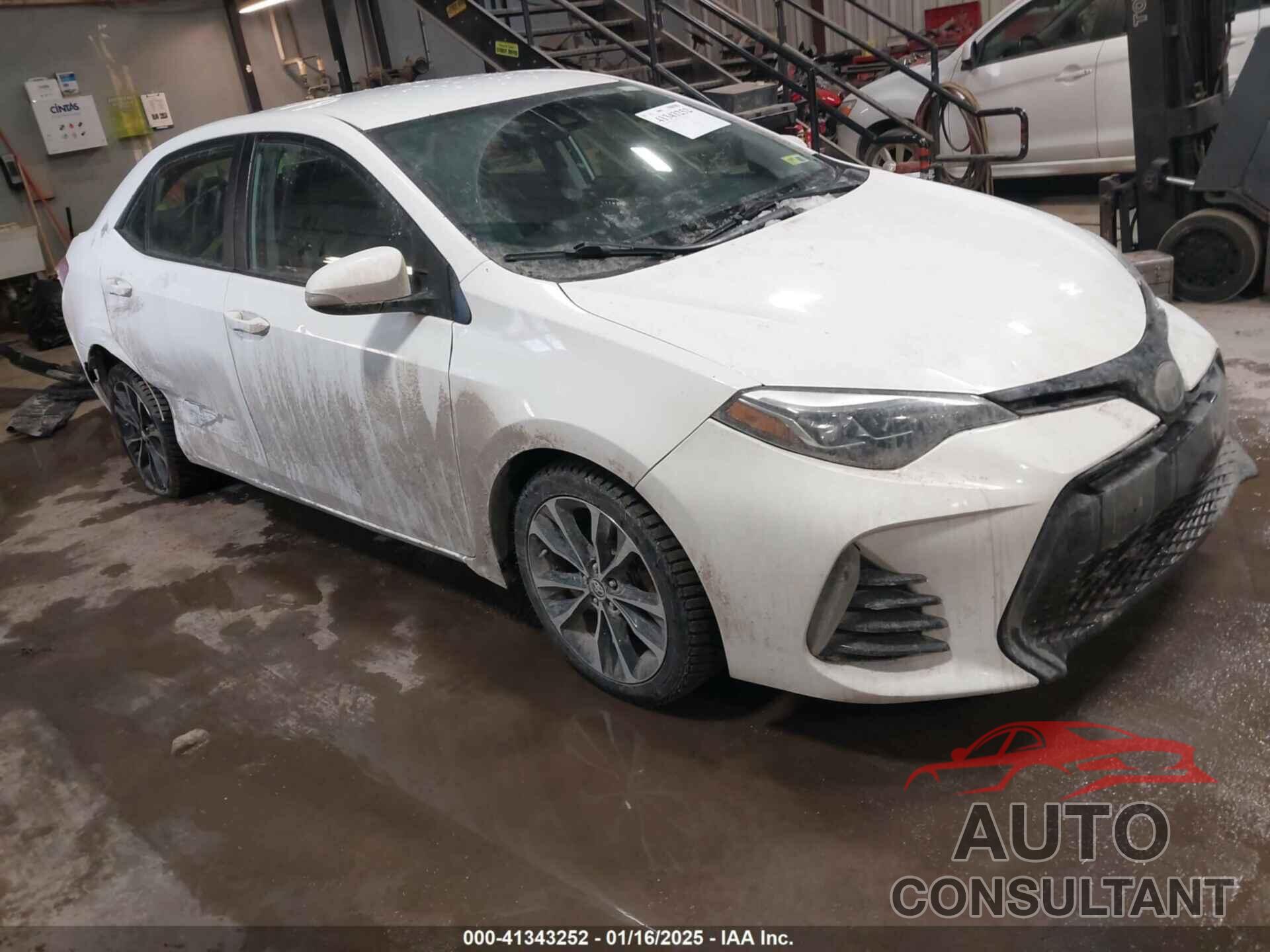 TOYOTA COROLLA 2018 - 2T1BURHE8JC028668