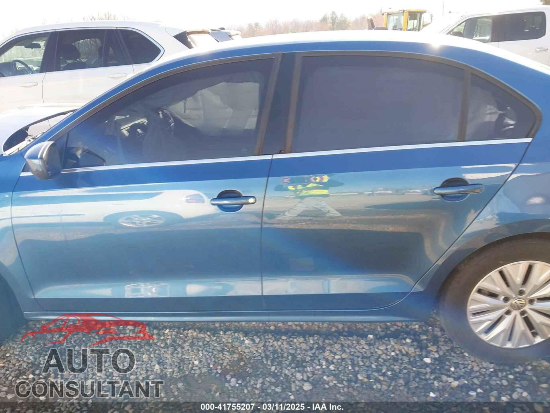VOLKSWAGEN JETTA 2017 - 3VW2B7AJ5HM317846
