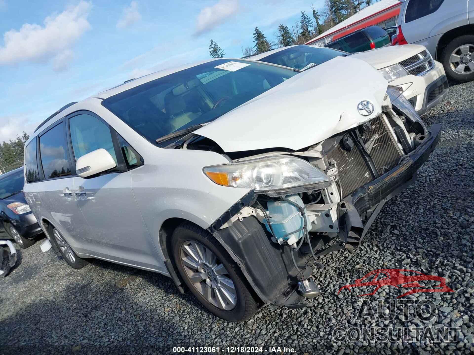 TOYOTA SIENNA 2013 - 5TDYK3DC9DS281110