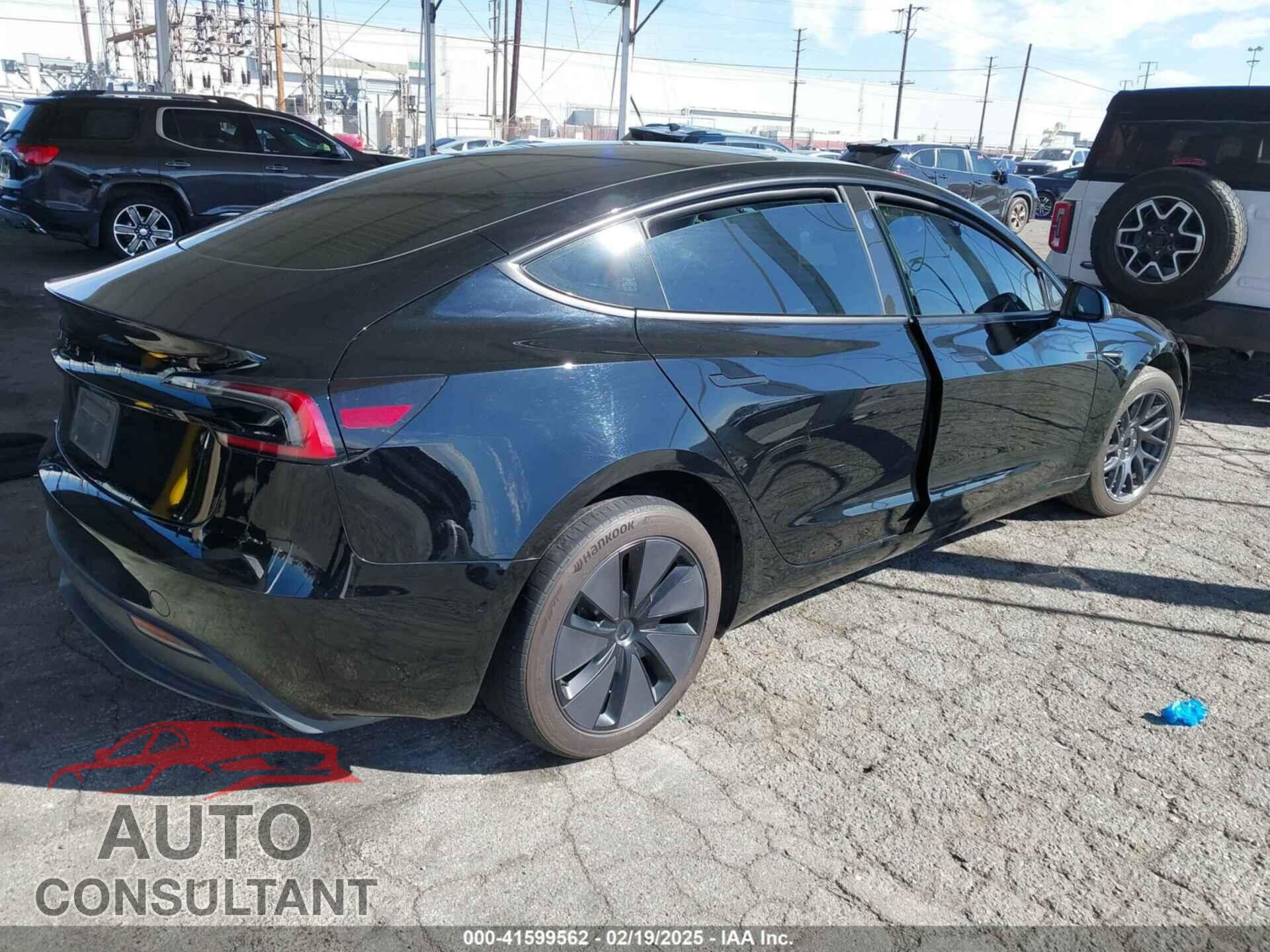 TESLA MODEL 3 2024 - 5YJ3E1EA3RF728447