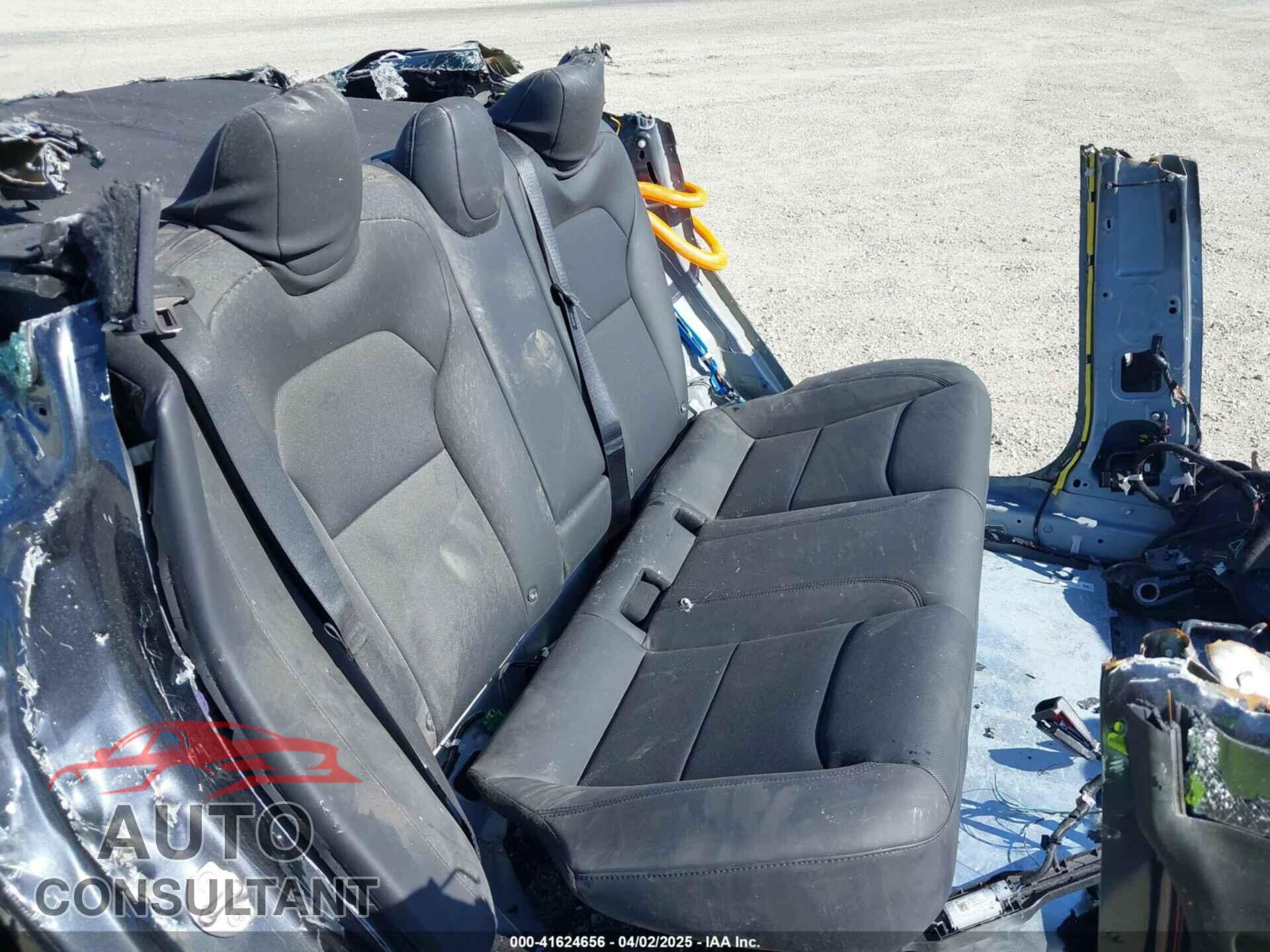 TESLA MODEL 3 2024 - 5YJ3E1EA0RF772552
