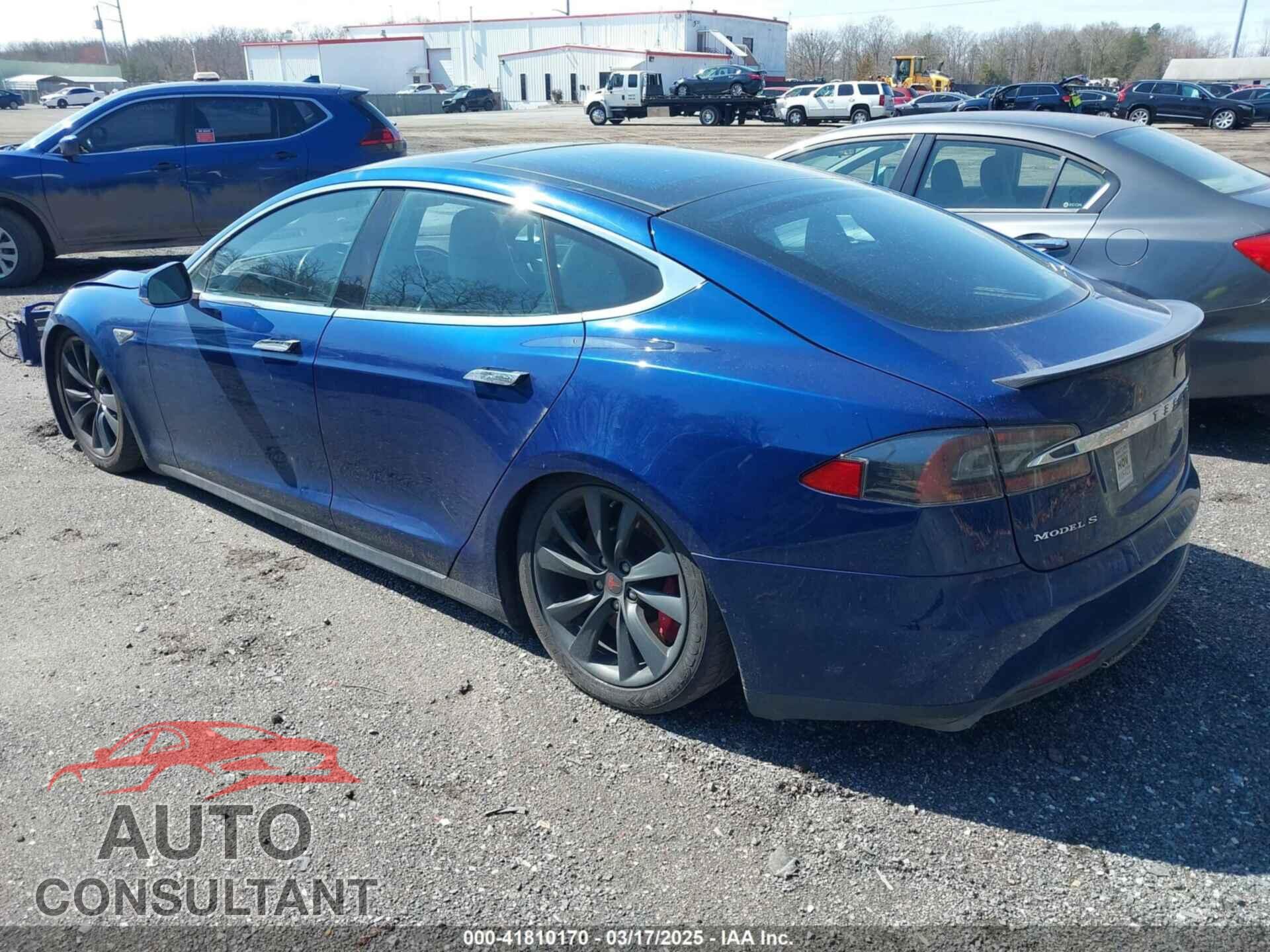 TESLA MODEL S 2015 - 5YJSA1E45FF100323