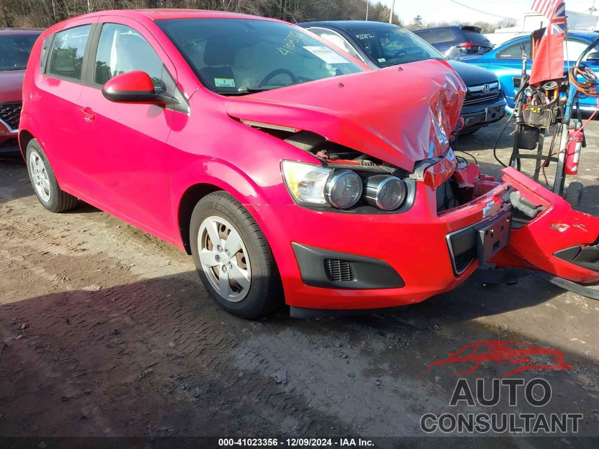 CHEVROLET SONIC 2015 - 1G1JA6SG8F4203162