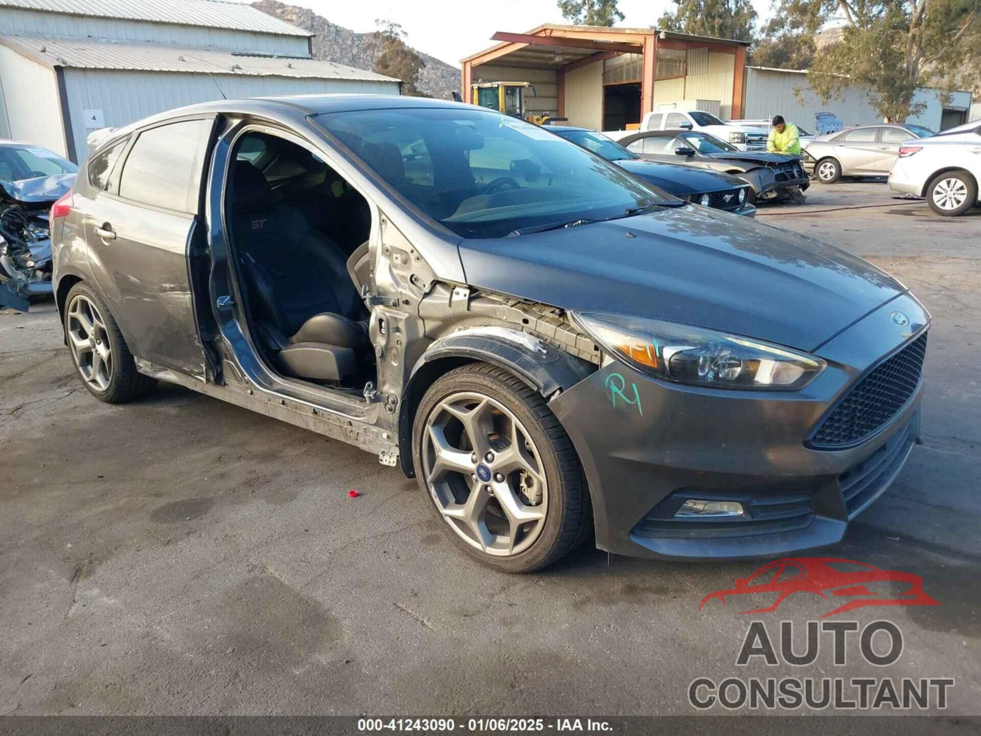 FORD FOCUS ST 2018 - 1FADP3L92JL230685