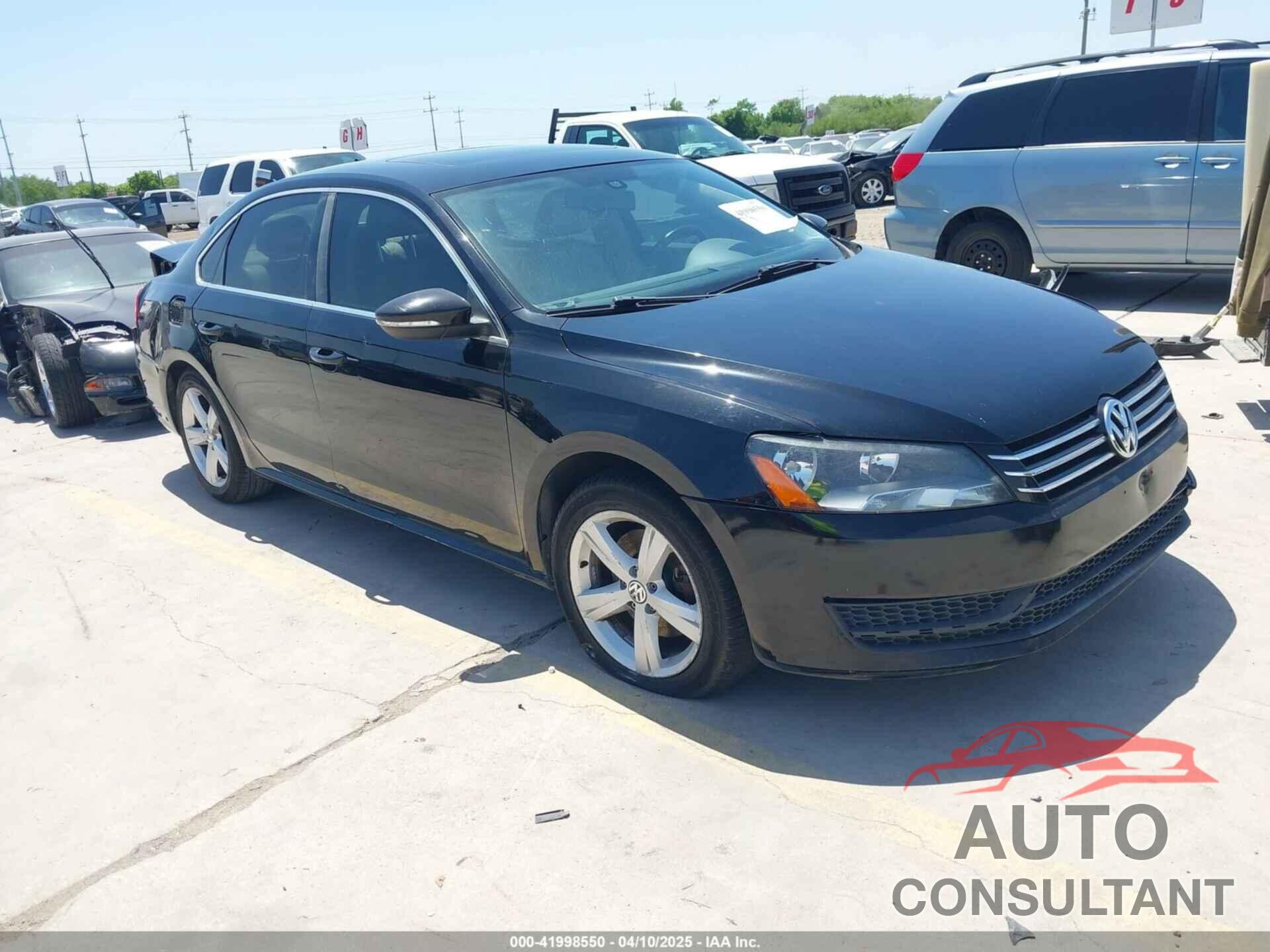 VOLKSWAGEN PASSAT 2012 - 1VWBH7A32CC094465