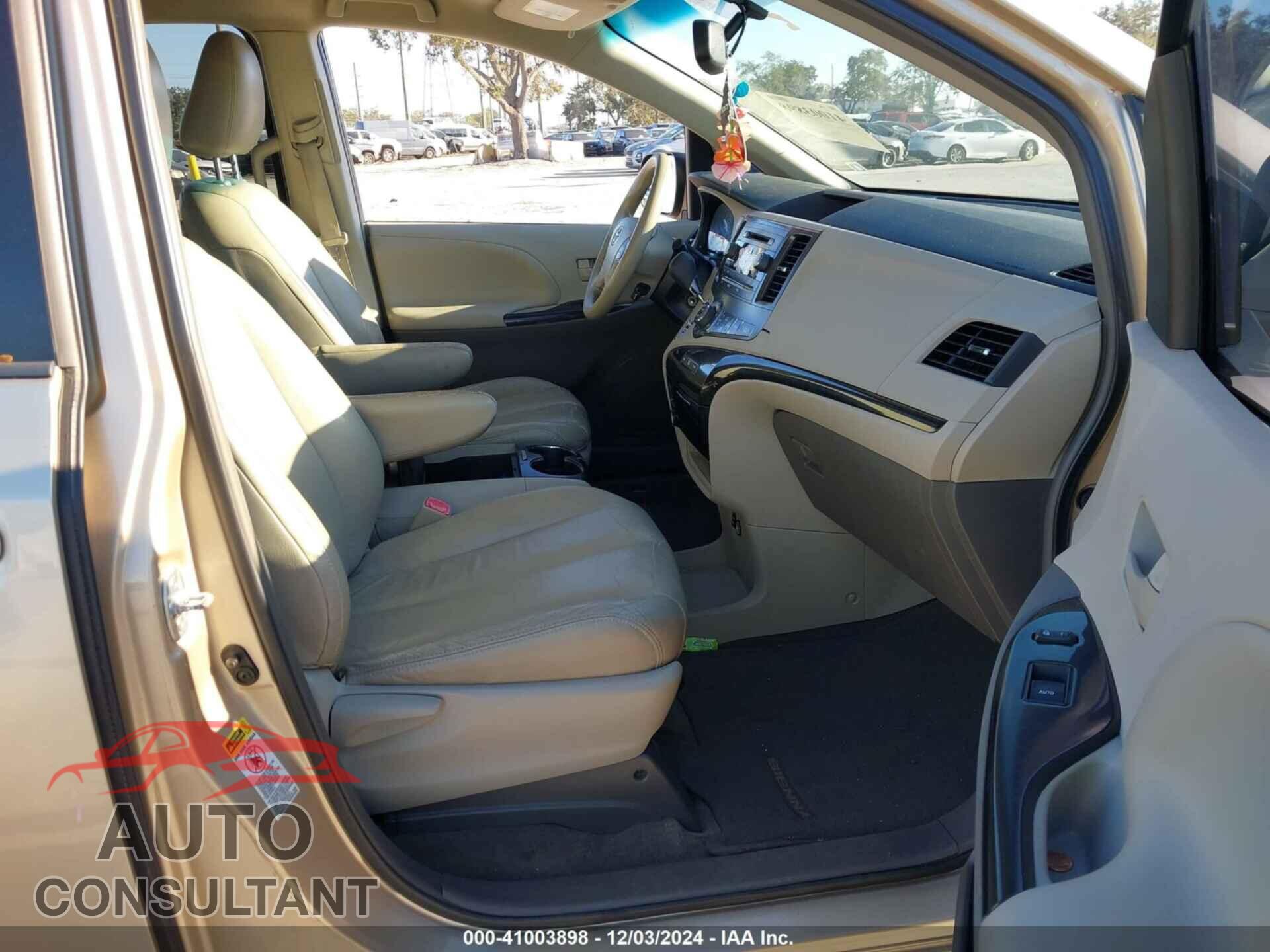 TOYOTA SIENNA 2013 - 5TDKK3DC8DS403185